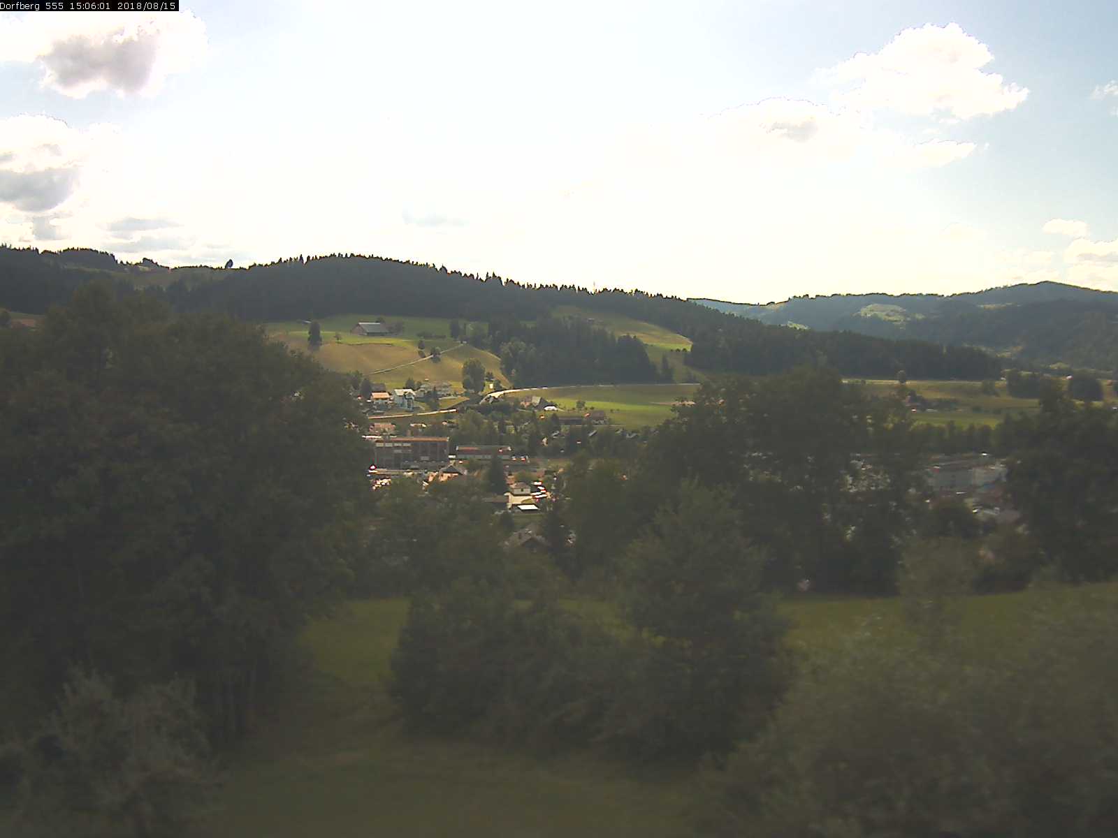 Webcam-Bild: Aussicht vom Dorfberg in Langnau 20180815-150601