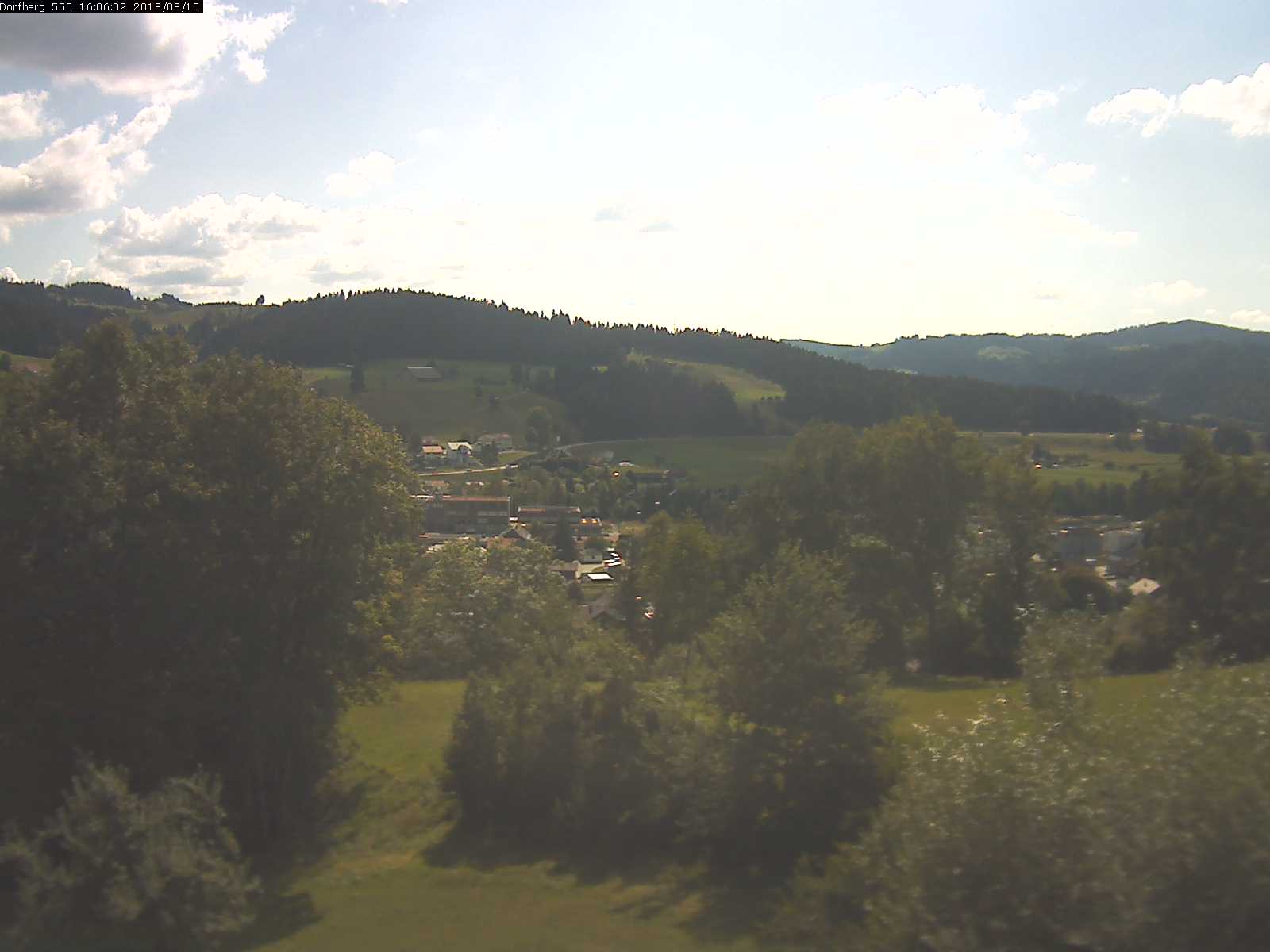 Webcam-Bild: Aussicht vom Dorfberg in Langnau 20180815-160601