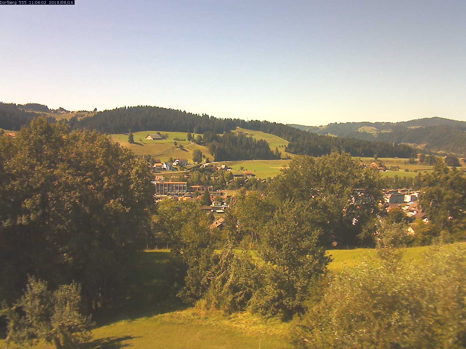 Webcam-Bild: Aussicht vom Dorfberg in Langnau 20180816-110601