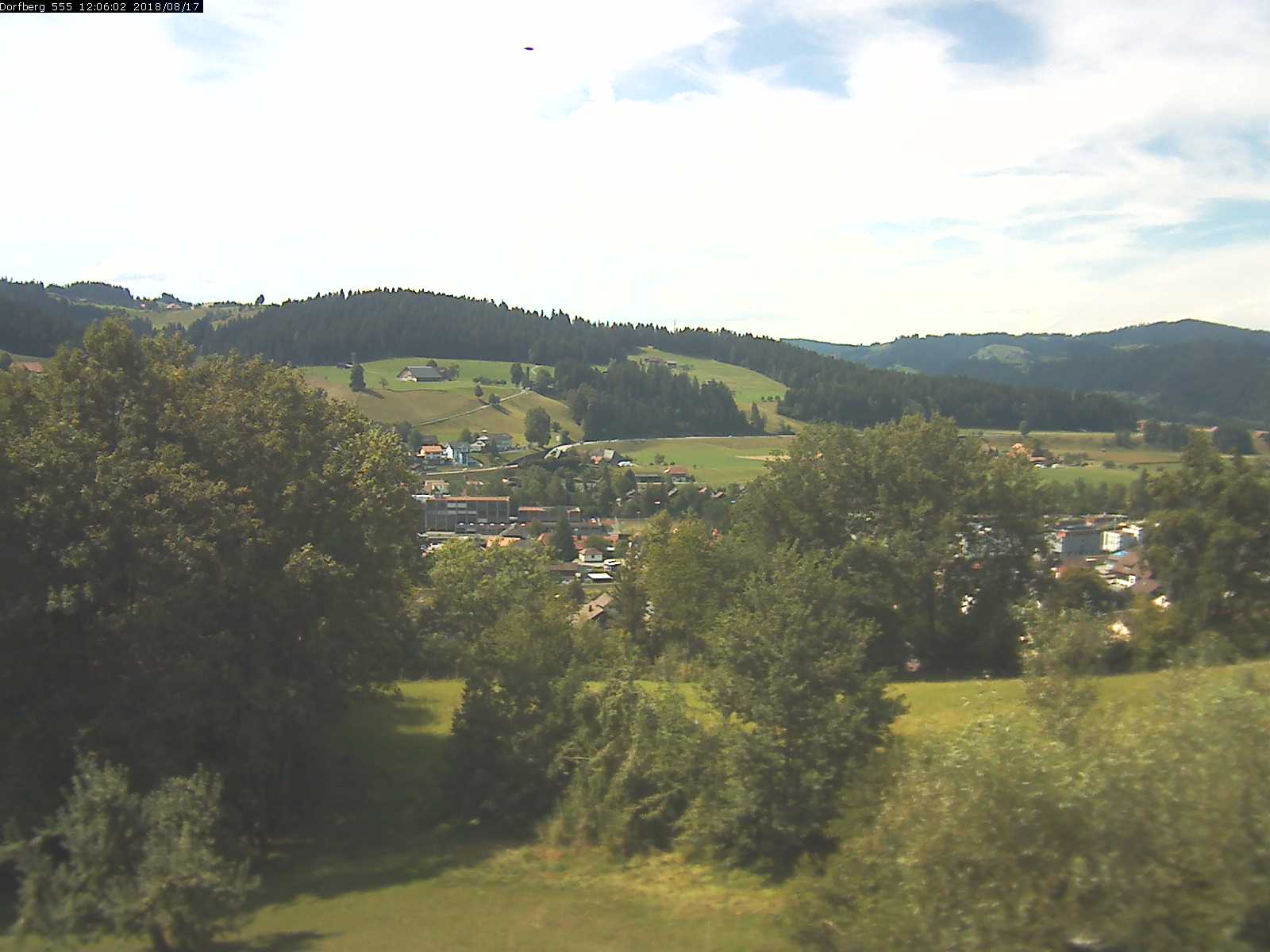Webcam-Bild: Aussicht vom Dorfberg in Langnau 20180817-120601