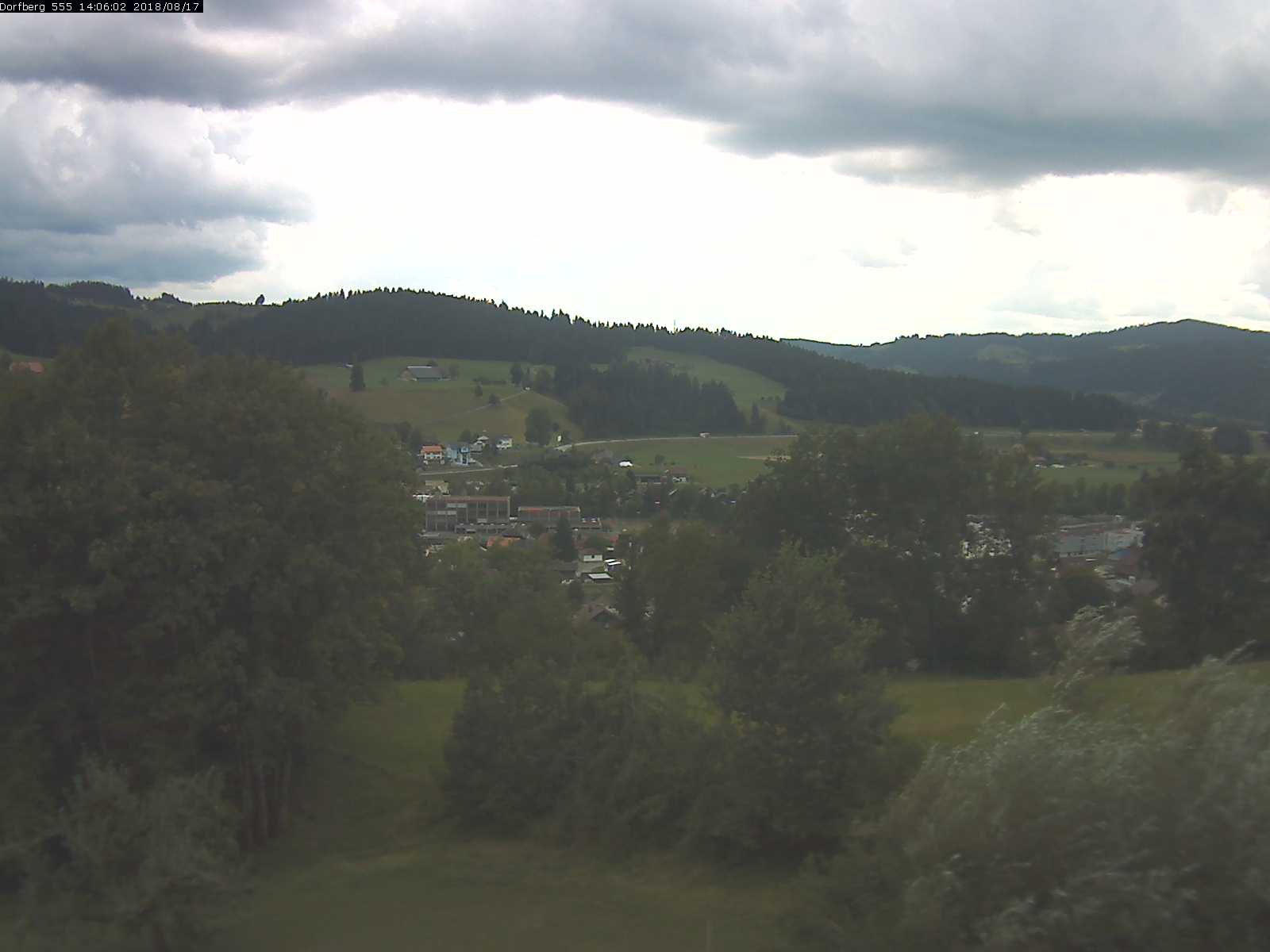 Webcam-Bild: Aussicht vom Dorfberg in Langnau 20180817-140601