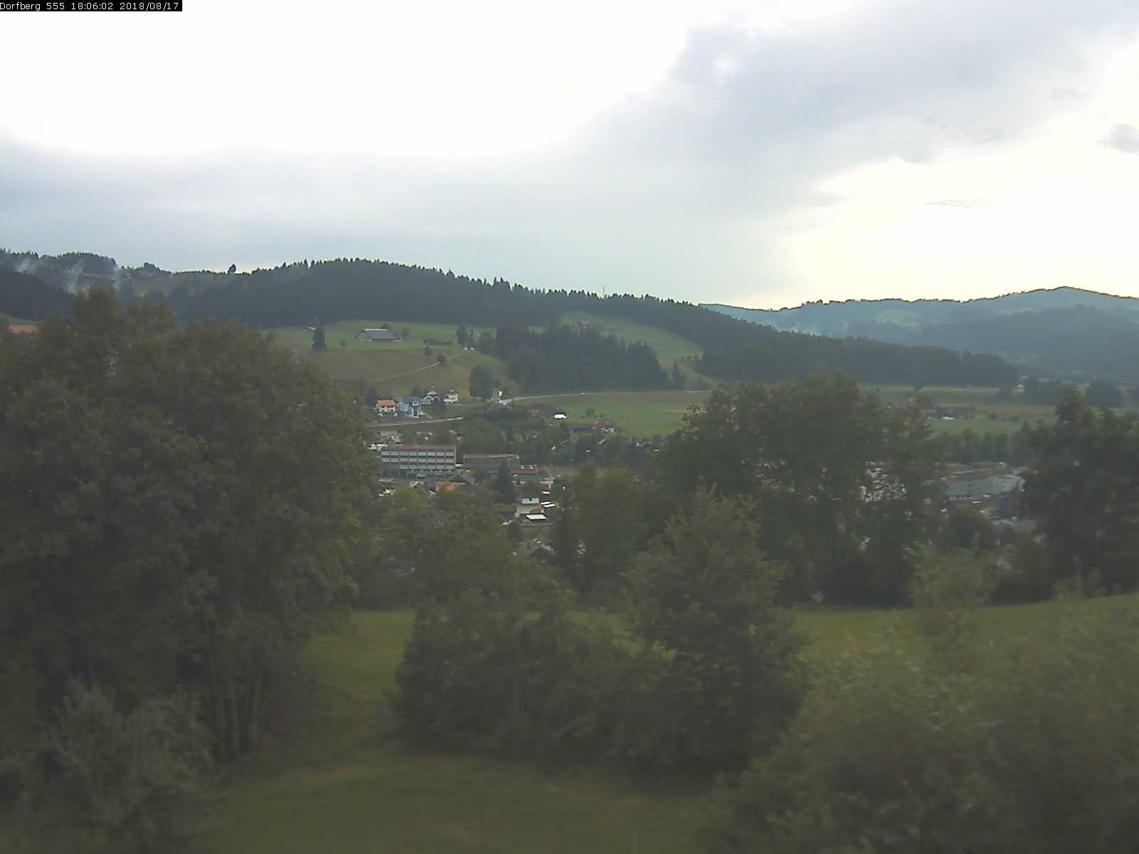 Webcam-Bild: Aussicht vom Dorfberg in Langnau 20180817-180601