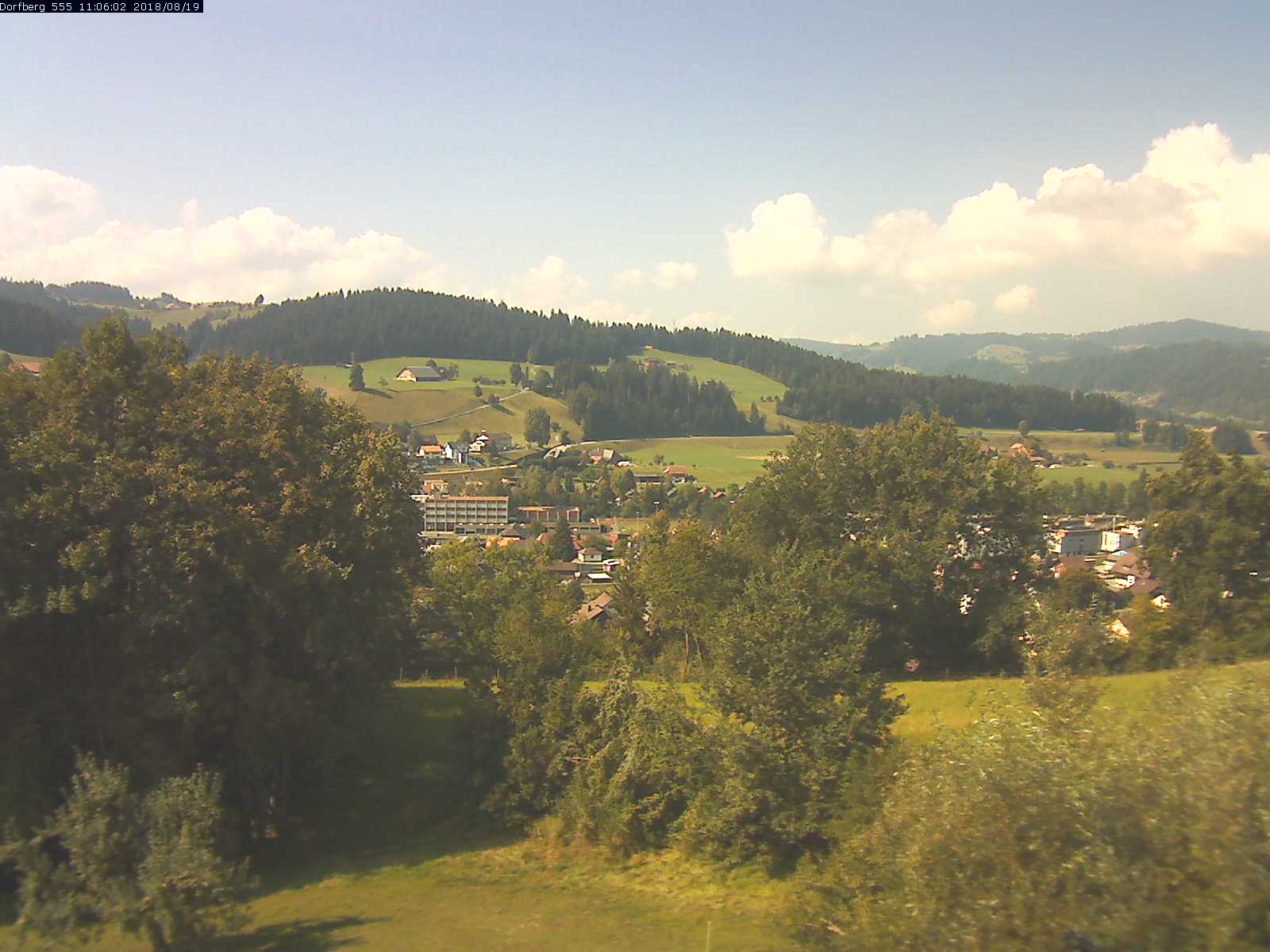 Webcam-Bild: Aussicht vom Dorfberg in Langnau 20180819-110601