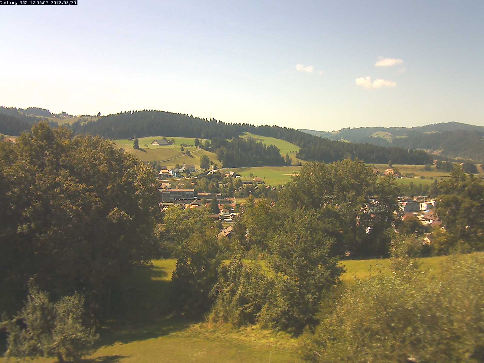 Webcam-Bild: Aussicht vom Dorfberg in Langnau 20180820-120601