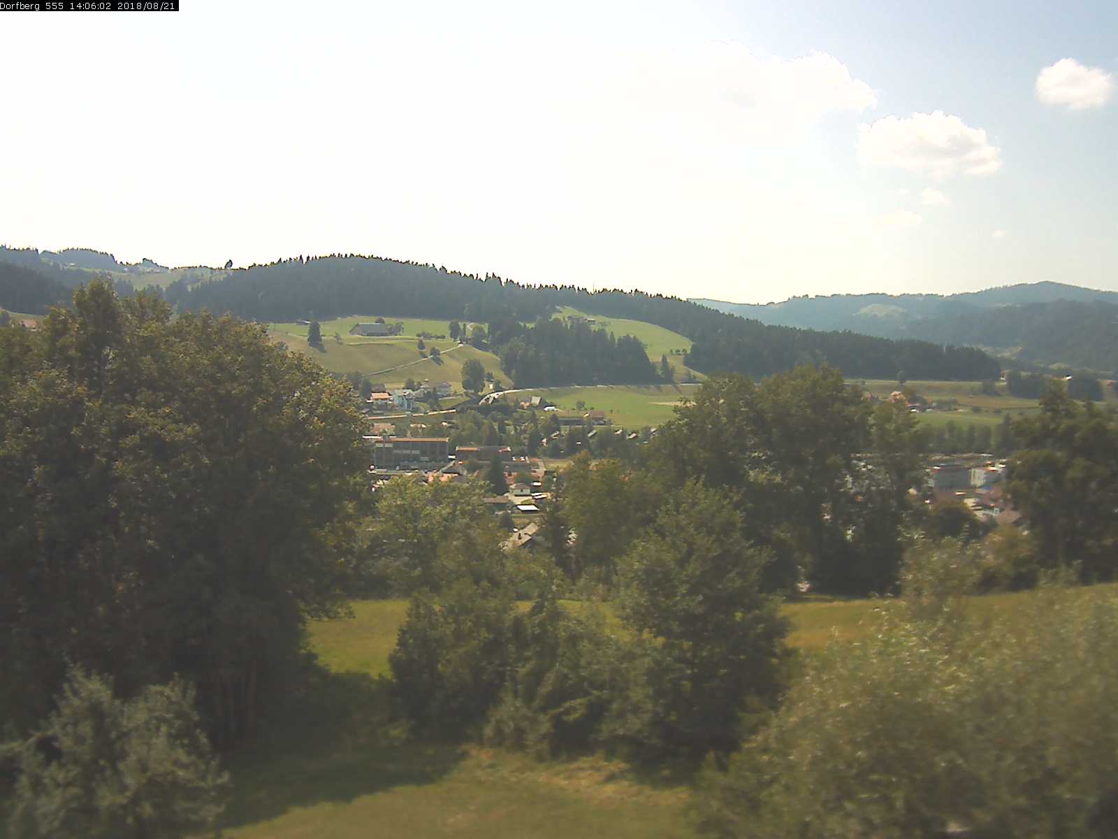 Webcam-Bild: Aussicht vom Dorfberg in Langnau 20180821-140601