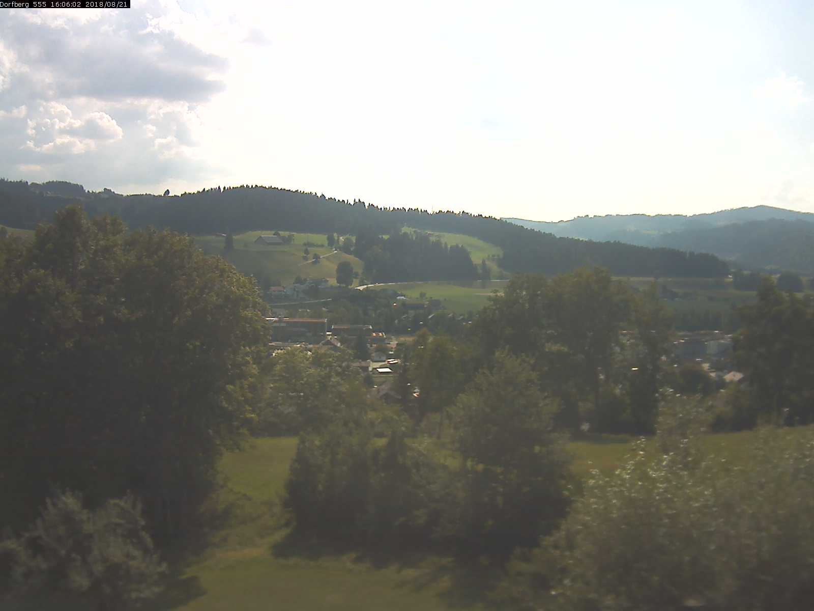 Webcam-Bild: Aussicht vom Dorfberg in Langnau 20180821-160601