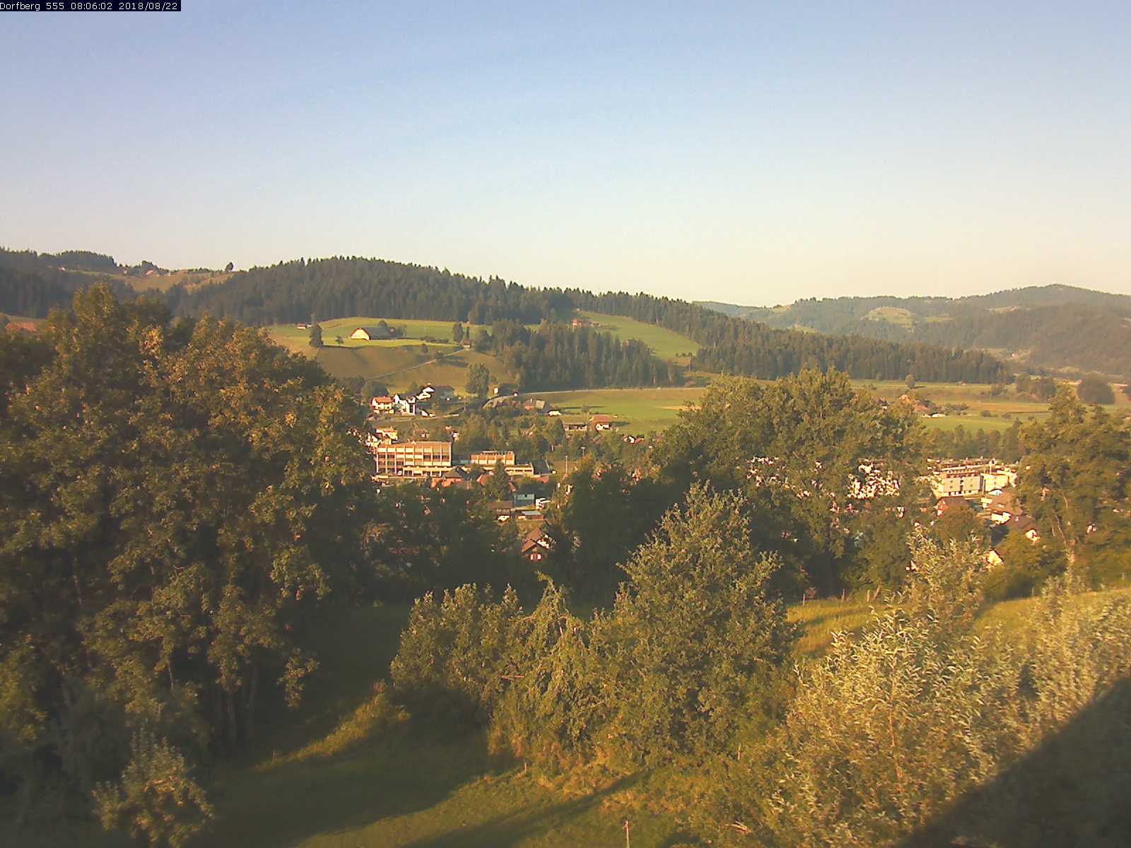 Webcam-Bild: Aussicht vom Dorfberg in Langnau 20180822-080601