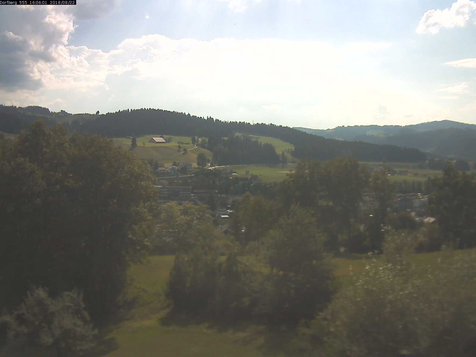 Webcam-Bild: Aussicht vom Dorfberg in Langnau 20180822-160601