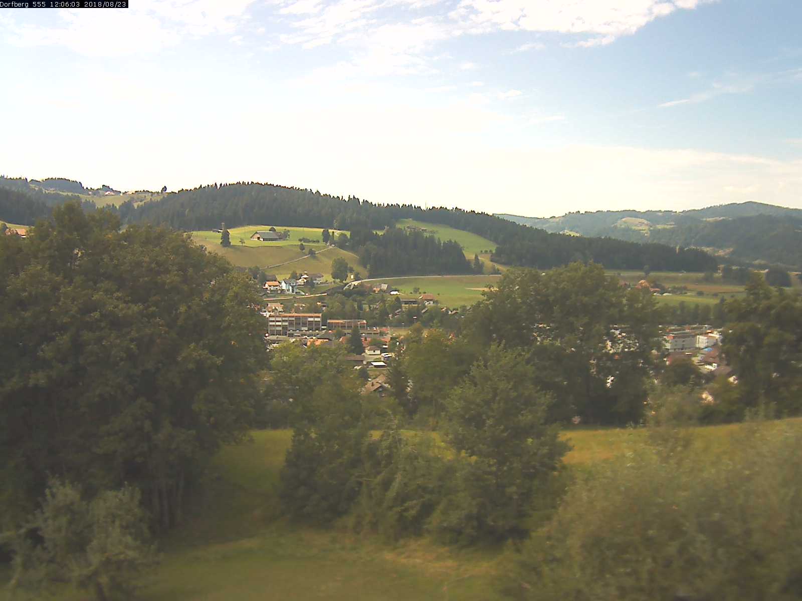 Webcam-Bild: Aussicht vom Dorfberg in Langnau 20180823-120601