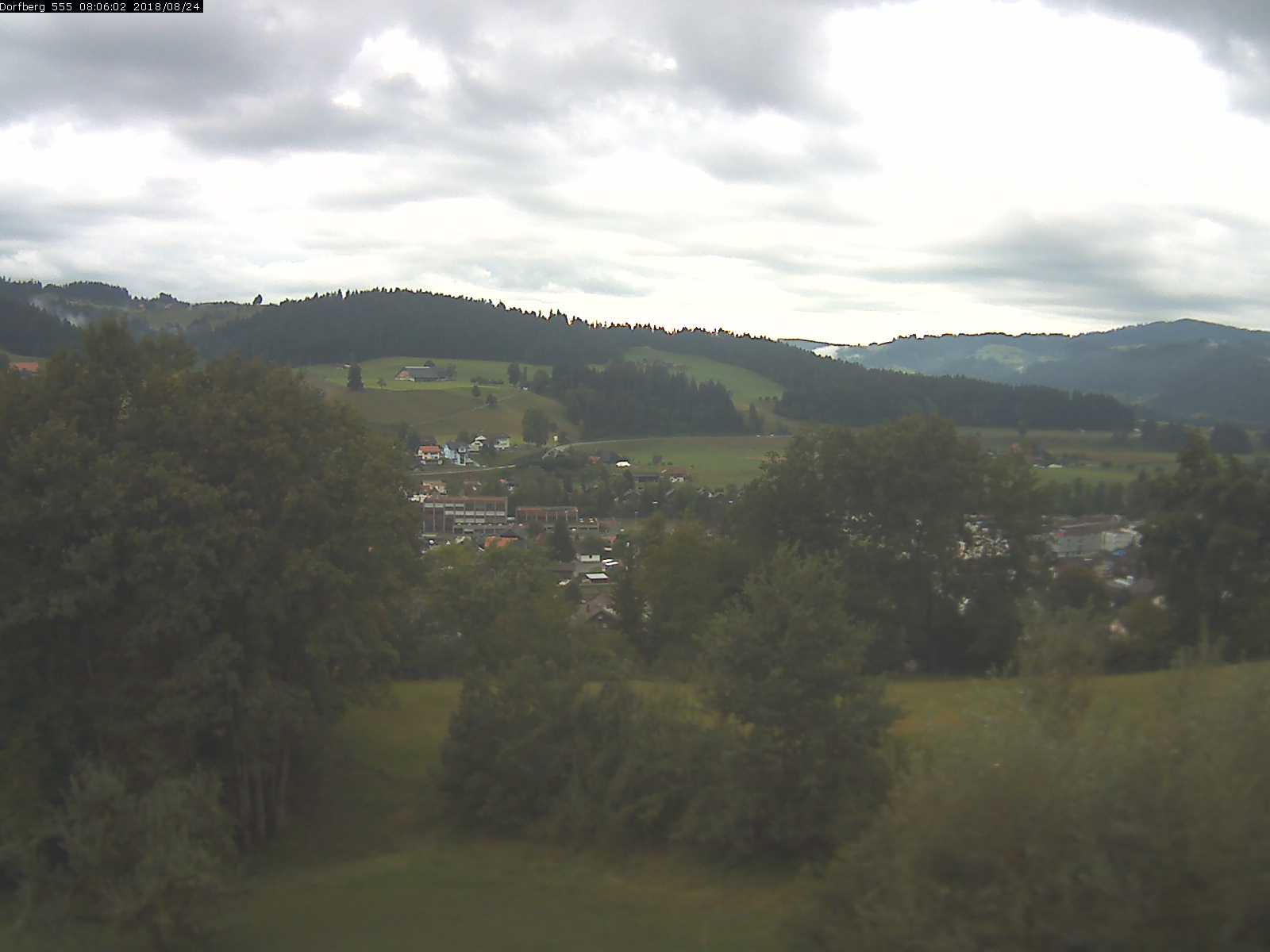 Webcam-Bild: Aussicht vom Dorfberg in Langnau 20180824-080601