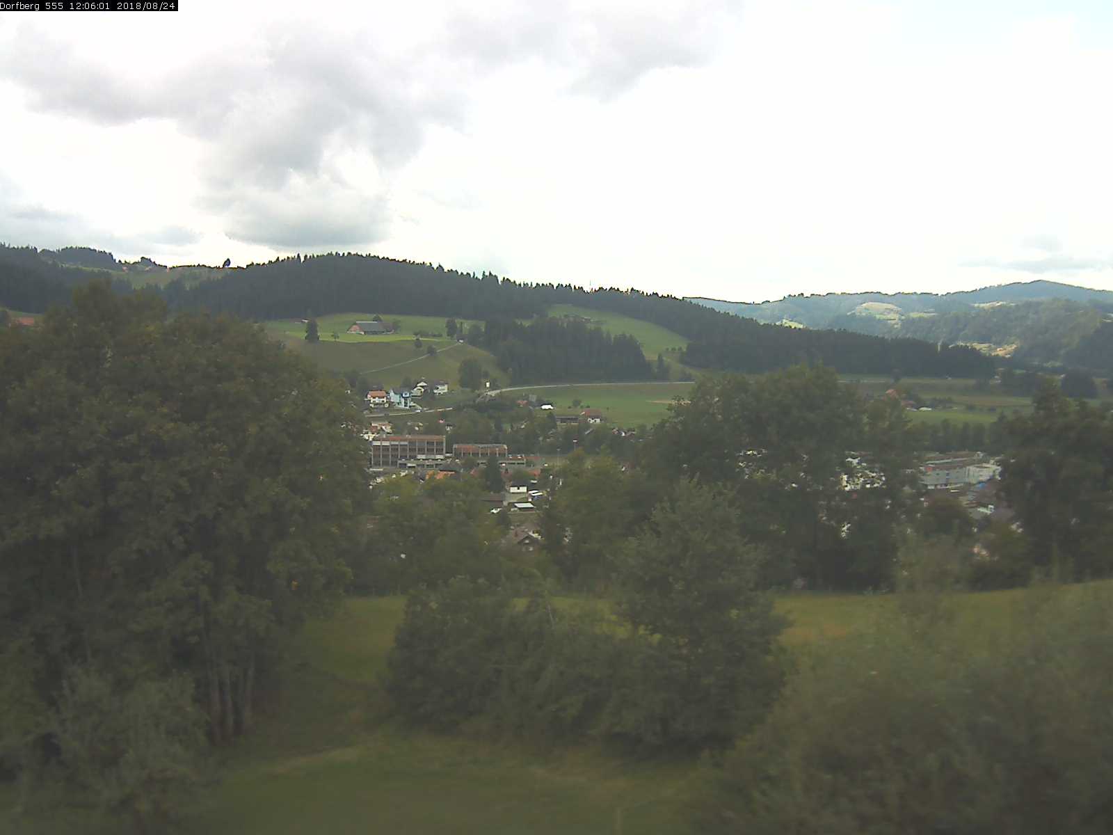 Webcam-Bild: Aussicht vom Dorfberg in Langnau 20180824-120601