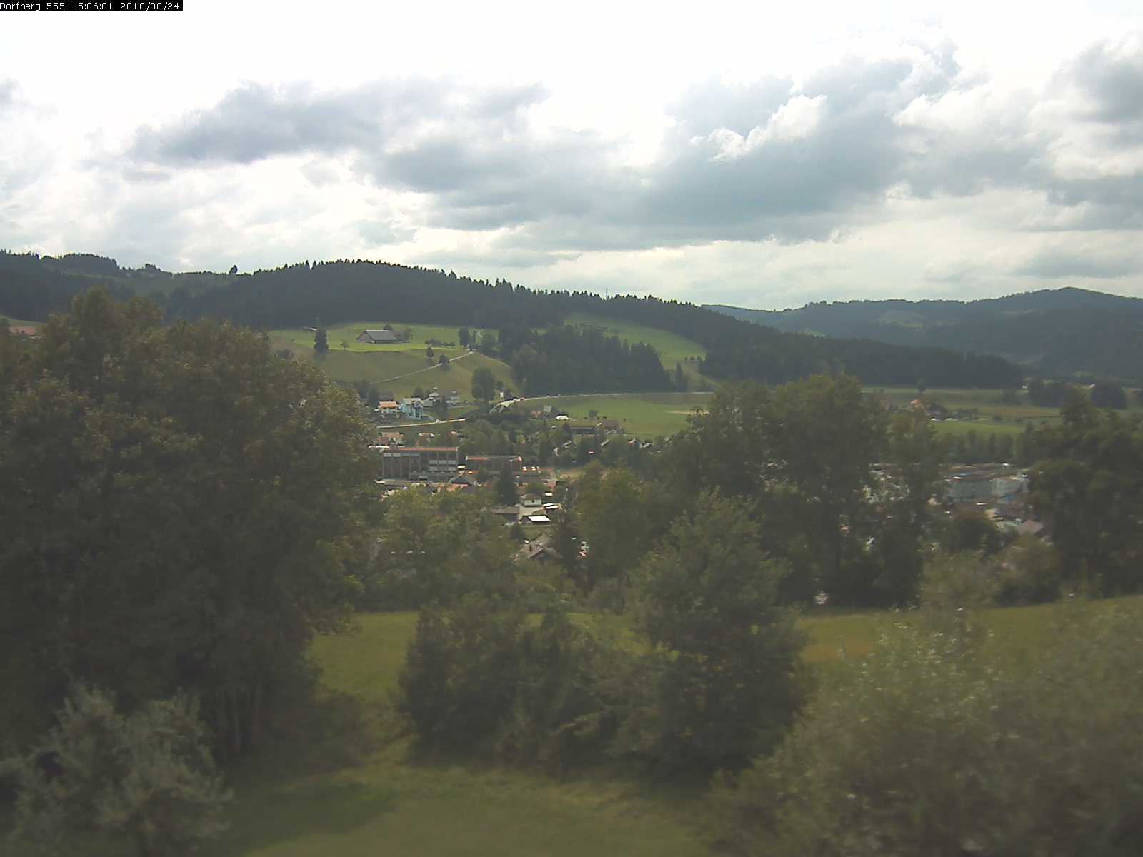 Webcam-Bild: Aussicht vom Dorfberg in Langnau 20180824-150601