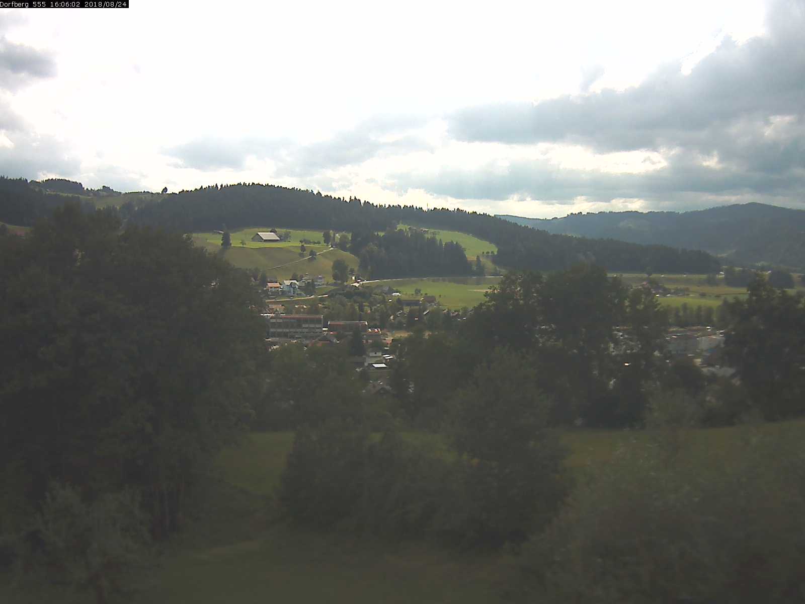 Webcam-Bild: Aussicht vom Dorfberg in Langnau 20180824-160601