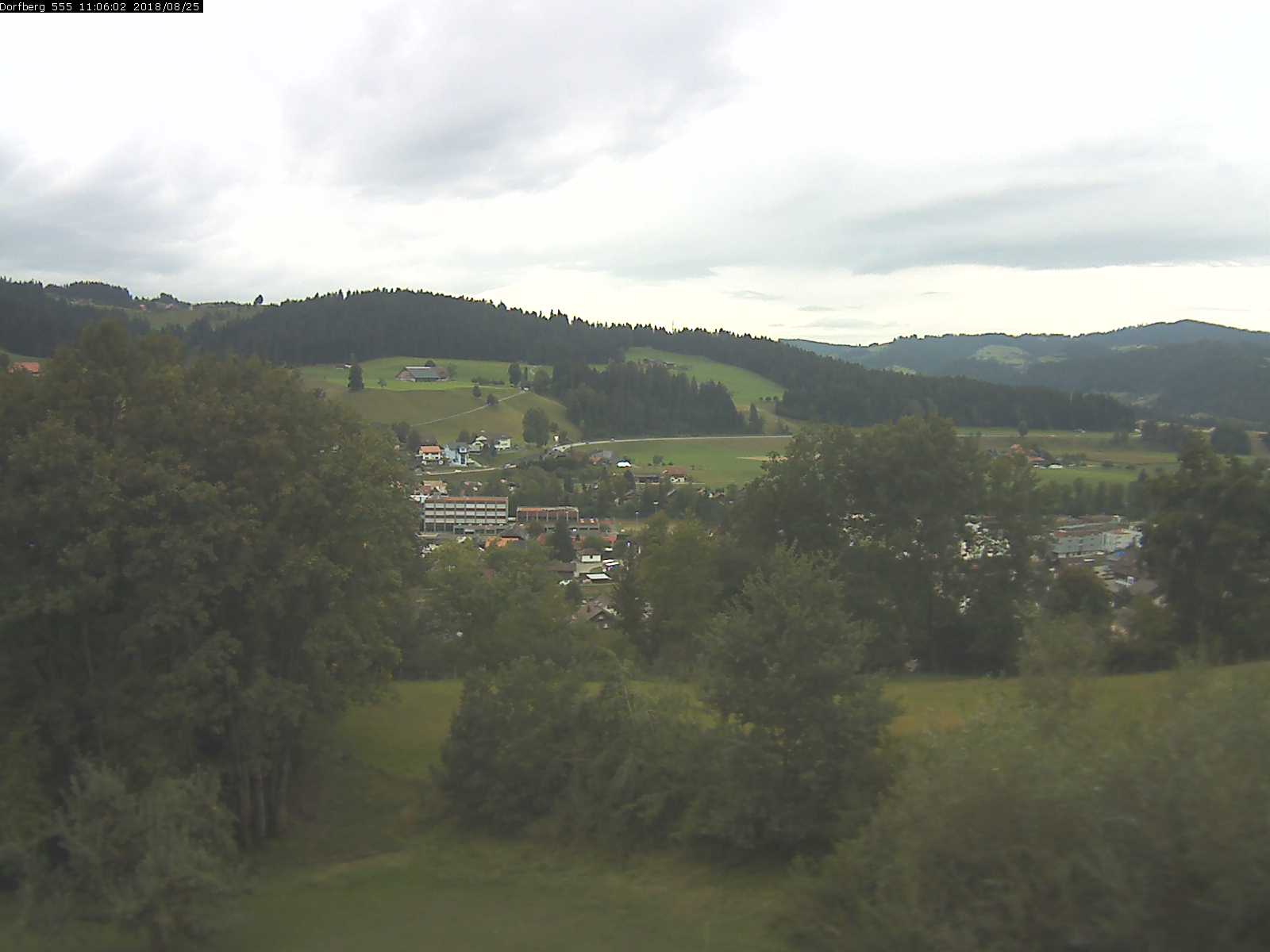 Webcam-Bild: Aussicht vom Dorfberg in Langnau 20180825-110601