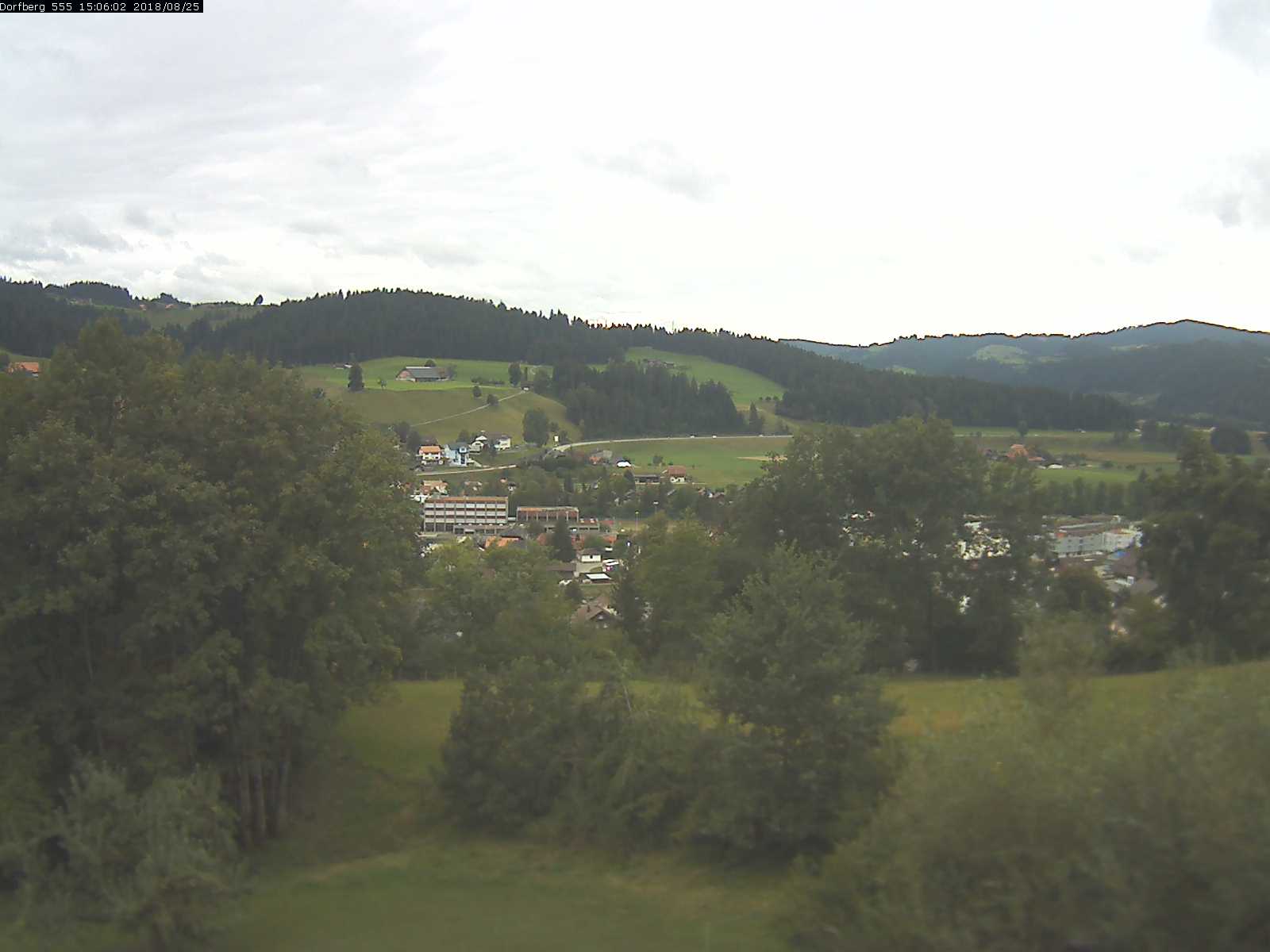 Webcam-Bild: Aussicht vom Dorfberg in Langnau 20180825-150601
