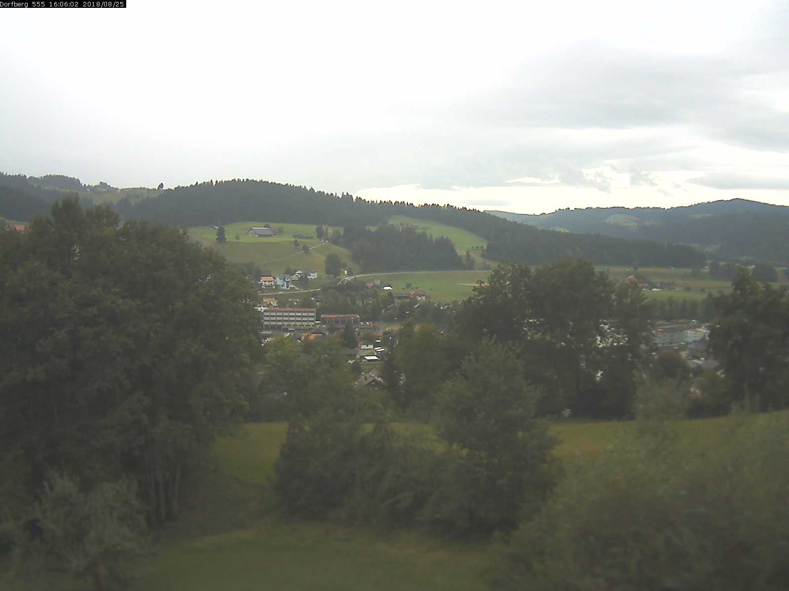 Webcam-Bild: Aussicht vom Dorfberg in Langnau 20180825-160601
