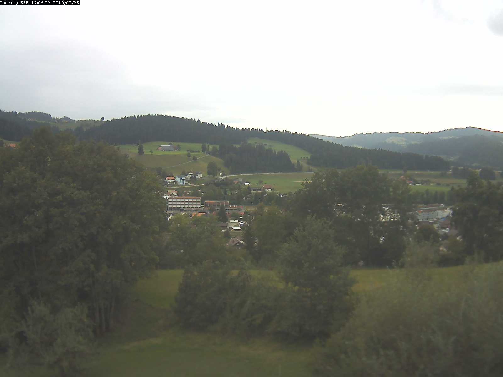 Webcam-Bild: Aussicht vom Dorfberg in Langnau 20180825-170601
