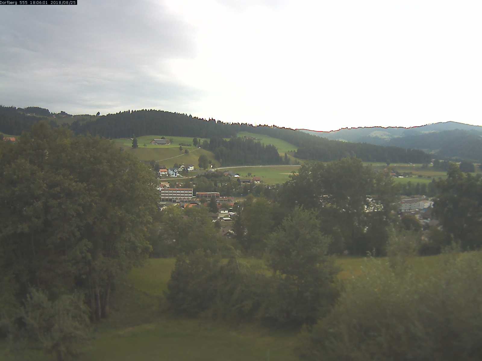 Webcam-Bild: Aussicht vom Dorfberg in Langnau 20180825-180601