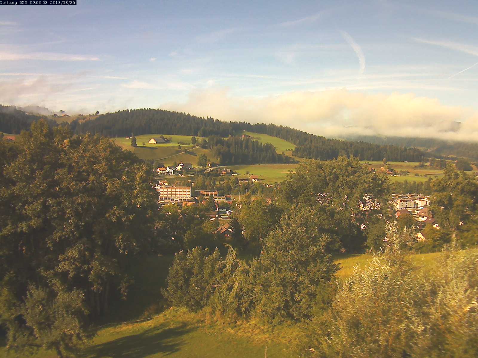 Webcam-Bild: Aussicht vom Dorfberg in Langnau 20180826-090601
