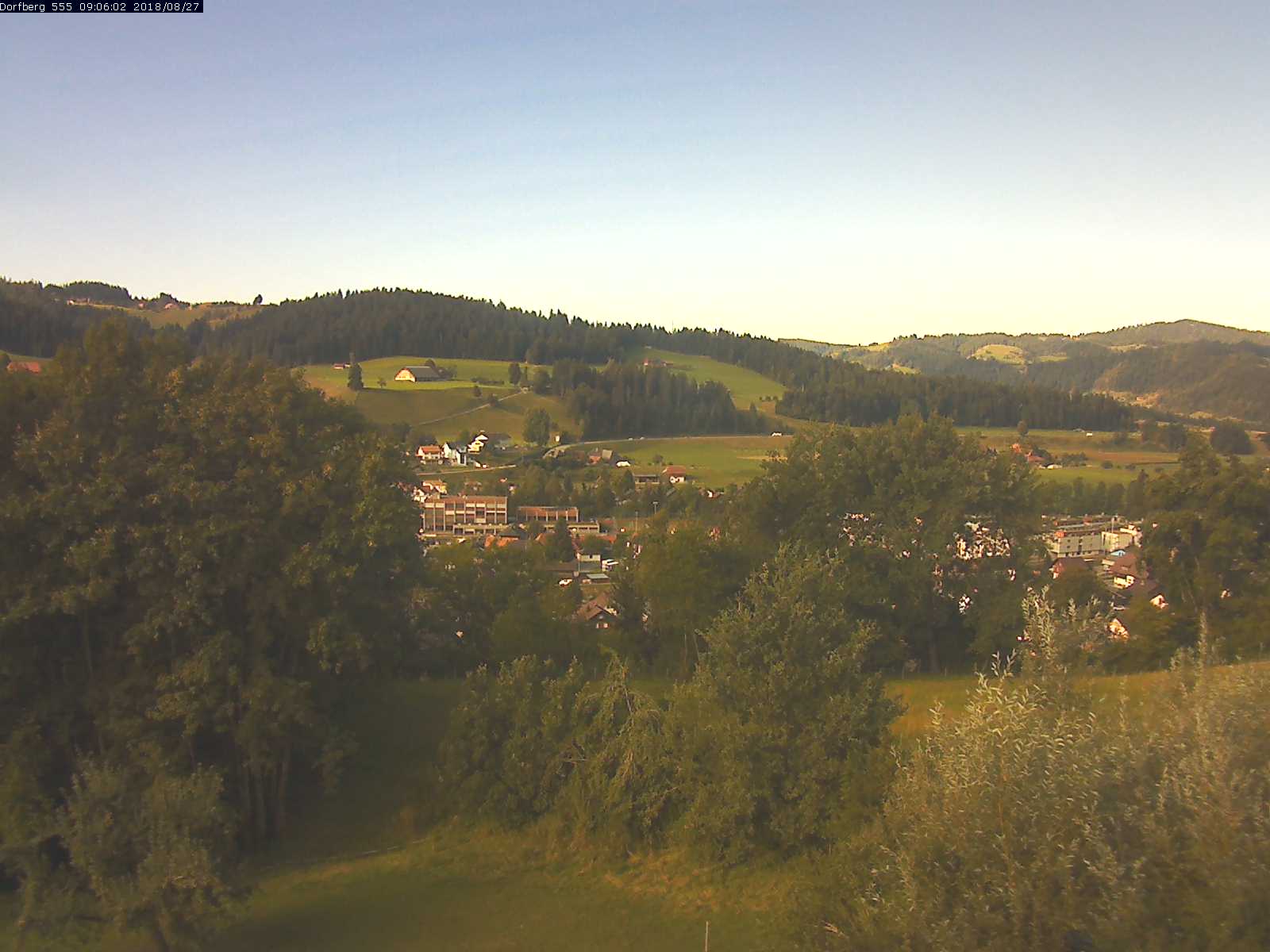 Webcam-Bild: Aussicht vom Dorfberg in Langnau 20180827-090601
