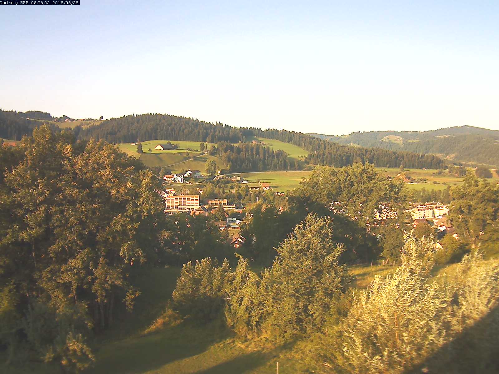 Webcam-Bild: Aussicht vom Dorfberg in Langnau 20180828-080601