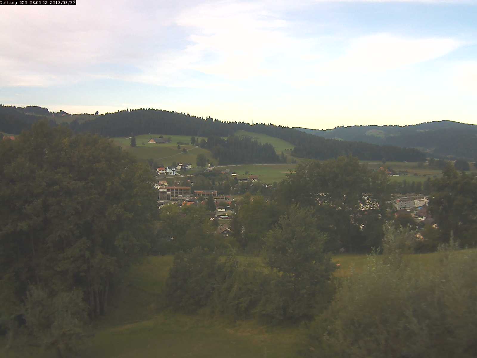 Webcam-Bild: Aussicht vom Dorfberg in Langnau 20180829-080601