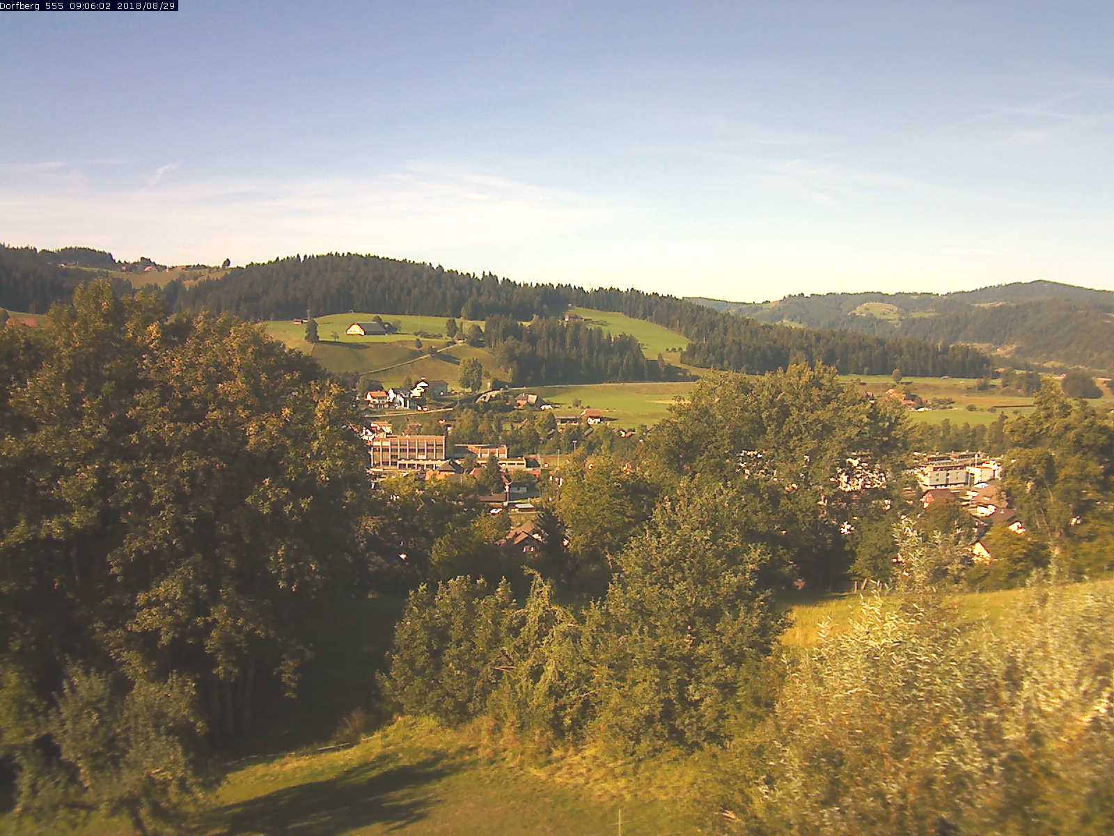 Webcam-Bild: Aussicht vom Dorfberg in Langnau 20180829-090601