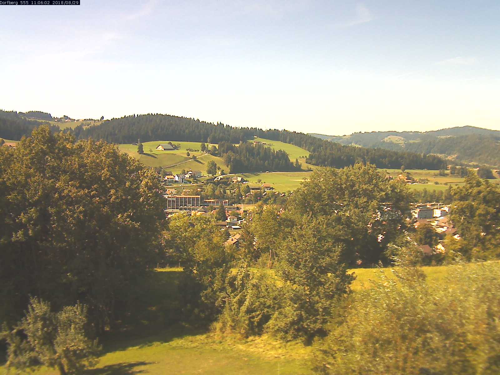 Webcam-Bild: Aussicht vom Dorfberg in Langnau 20180829-110601