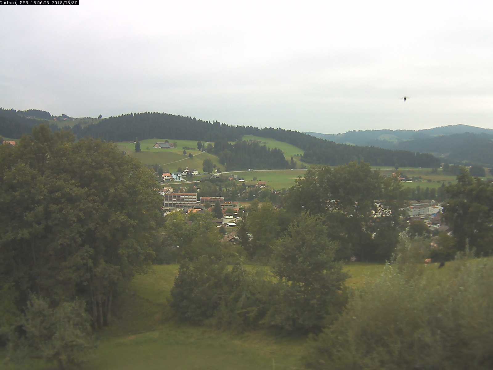 Webcam-Bild: Aussicht vom Dorfberg in Langnau 20180830-180601
