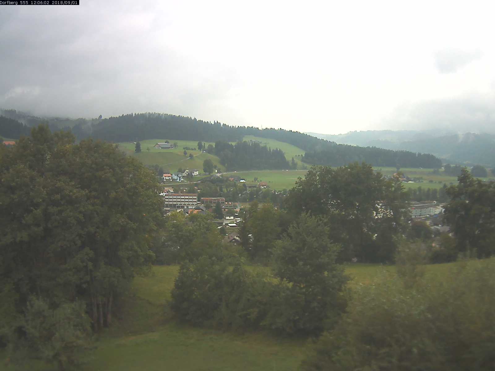 Webcam-Bild: Aussicht vom Dorfberg in Langnau 20180901-120601