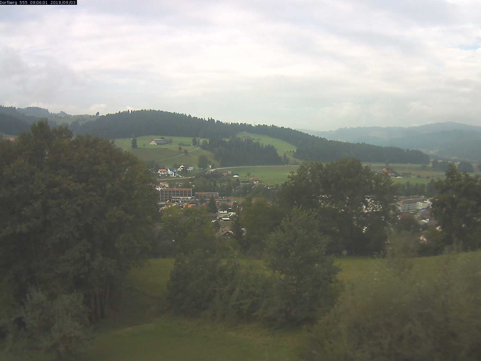 Webcam-Bild: Aussicht vom Dorfberg in Langnau 20180903-090601