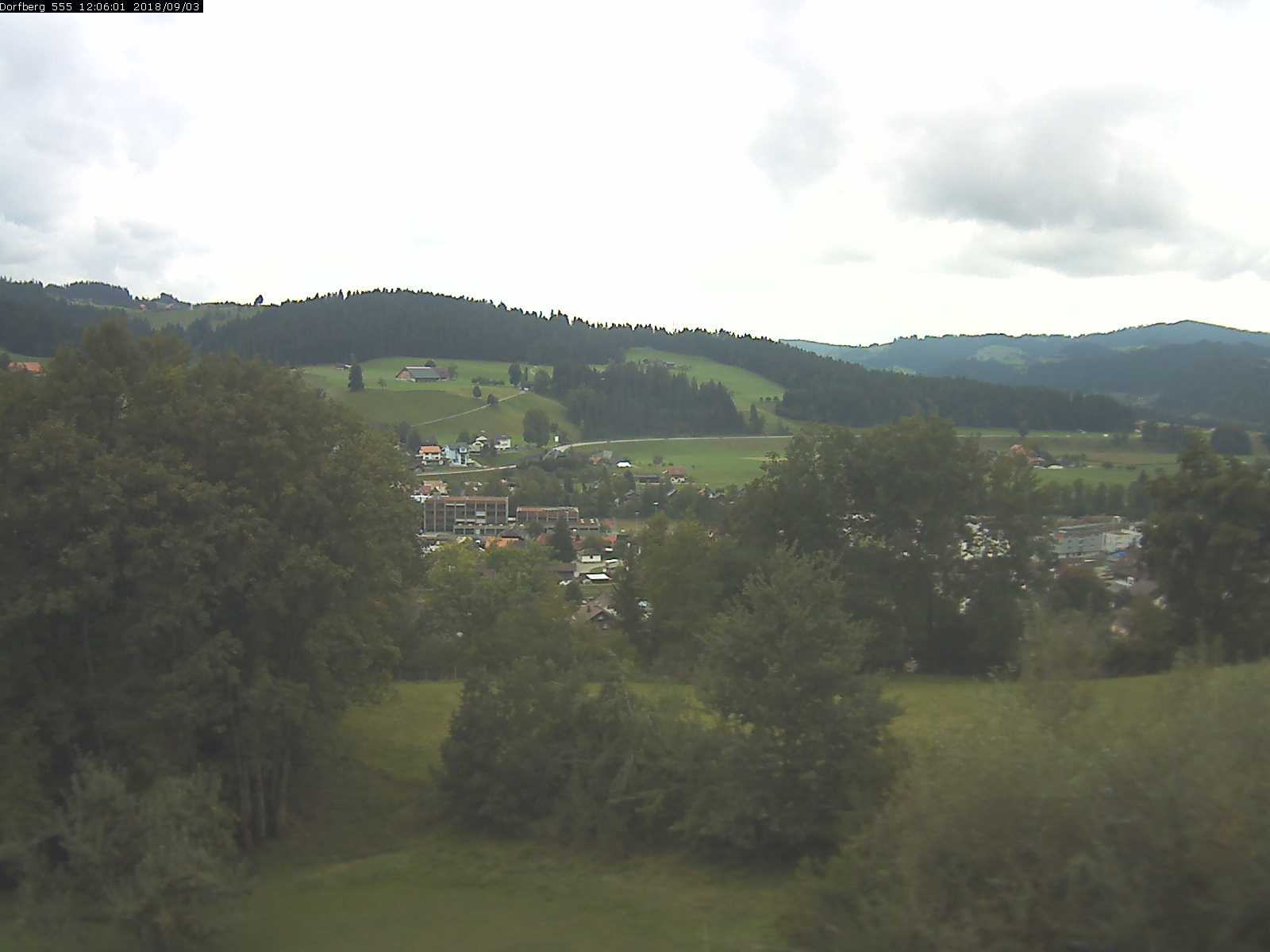 Webcam-Bild: Aussicht vom Dorfberg in Langnau 20180903-120601