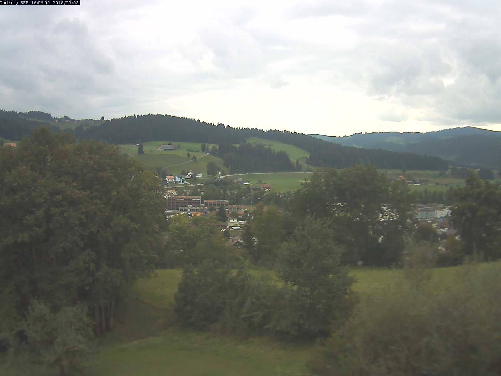 Webcam-Bild: Aussicht vom Dorfberg in Langnau 20180903-160601