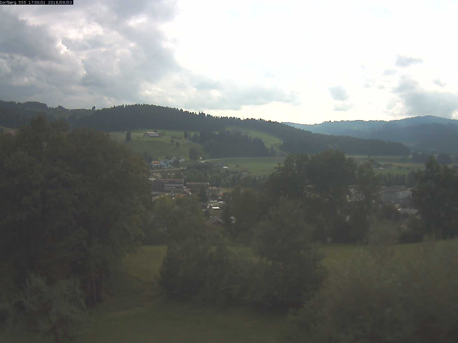 Webcam-Bild: Aussicht vom Dorfberg in Langnau 20180903-170601