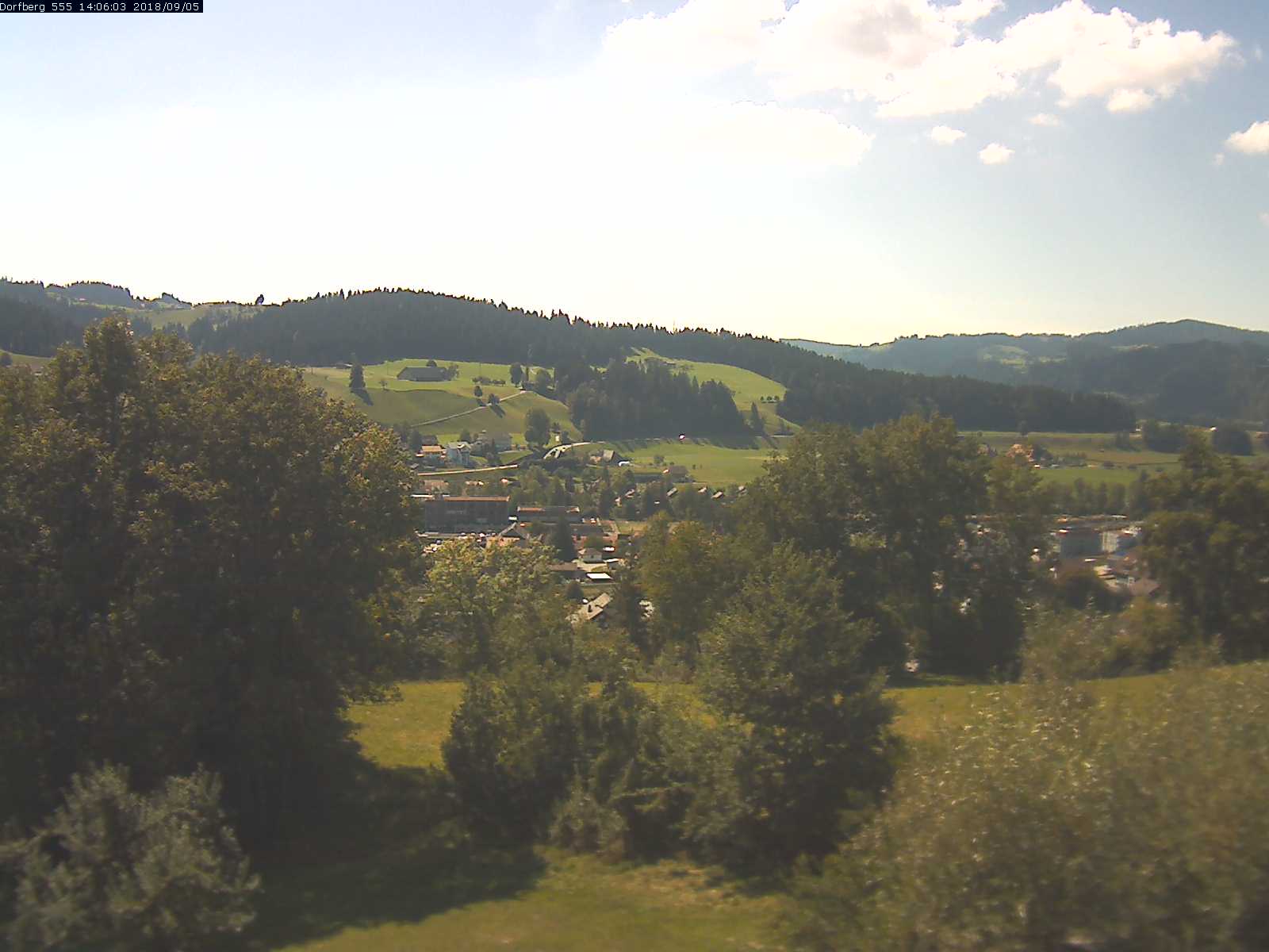 Webcam-Bild: Aussicht vom Dorfberg in Langnau 20180905-140601