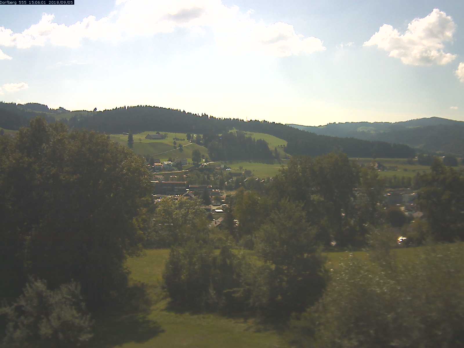 Webcam-Bild: Aussicht vom Dorfberg in Langnau 20180905-150601