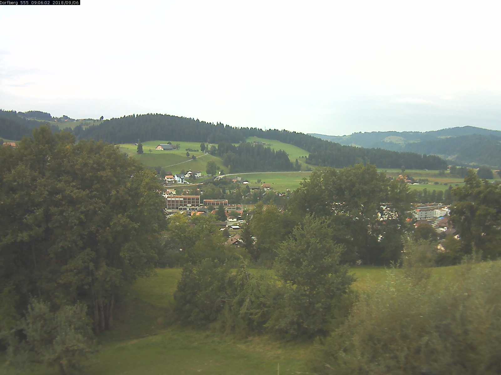 Webcam-Bild: Aussicht vom Dorfberg in Langnau 20180906-090602