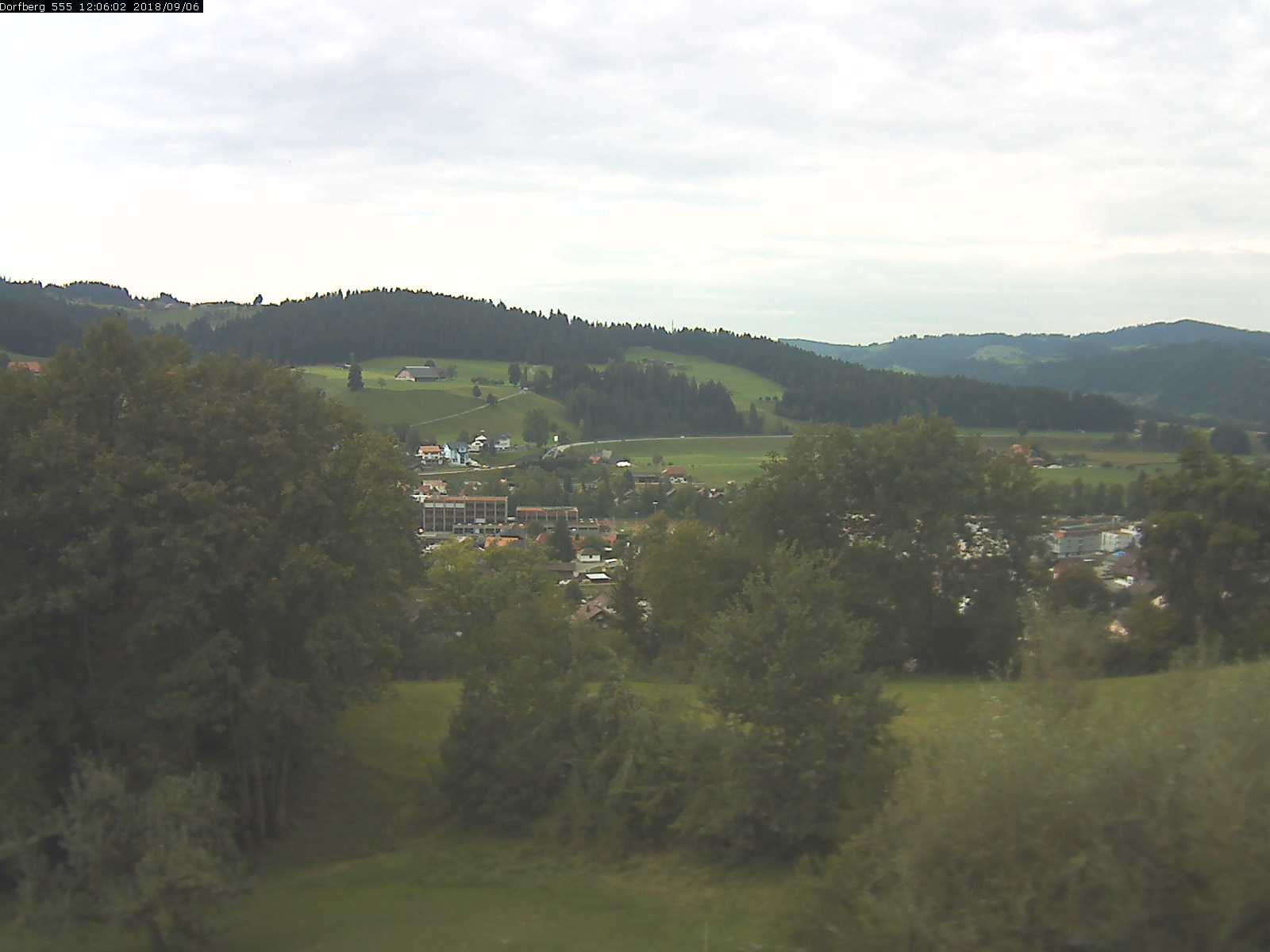 Webcam-Bild: Aussicht vom Dorfberg in Langnau 20180906-120601