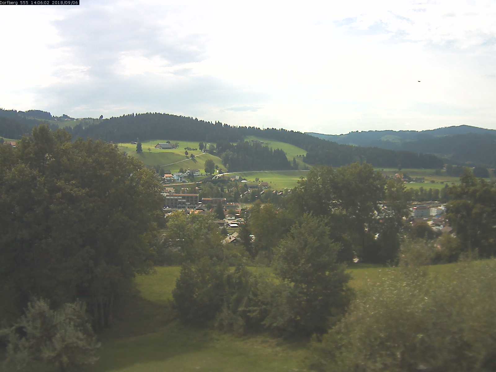 Webcam-Bild: Aussicht vom Dorfberg in Langnau 20180906-140601
