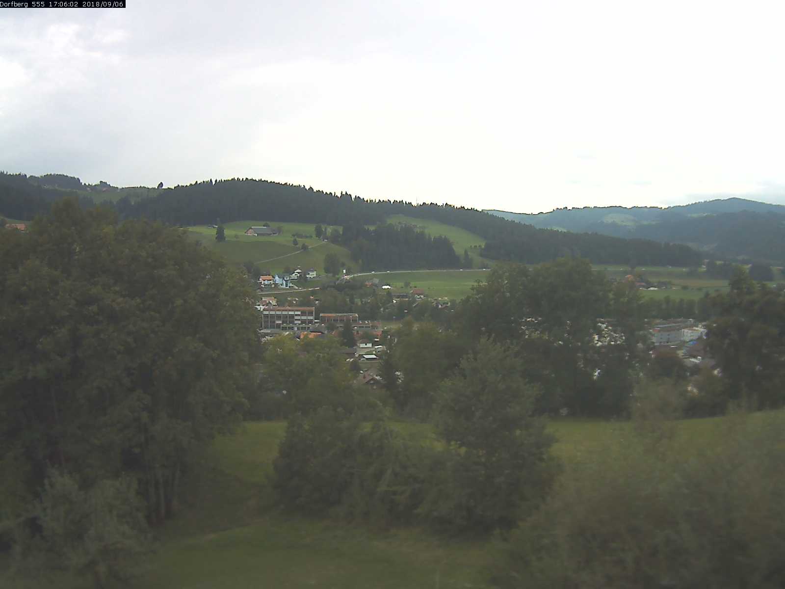 Webcam-Bild: Aussicht vom Dorfberg in Langnau 20180906-170601