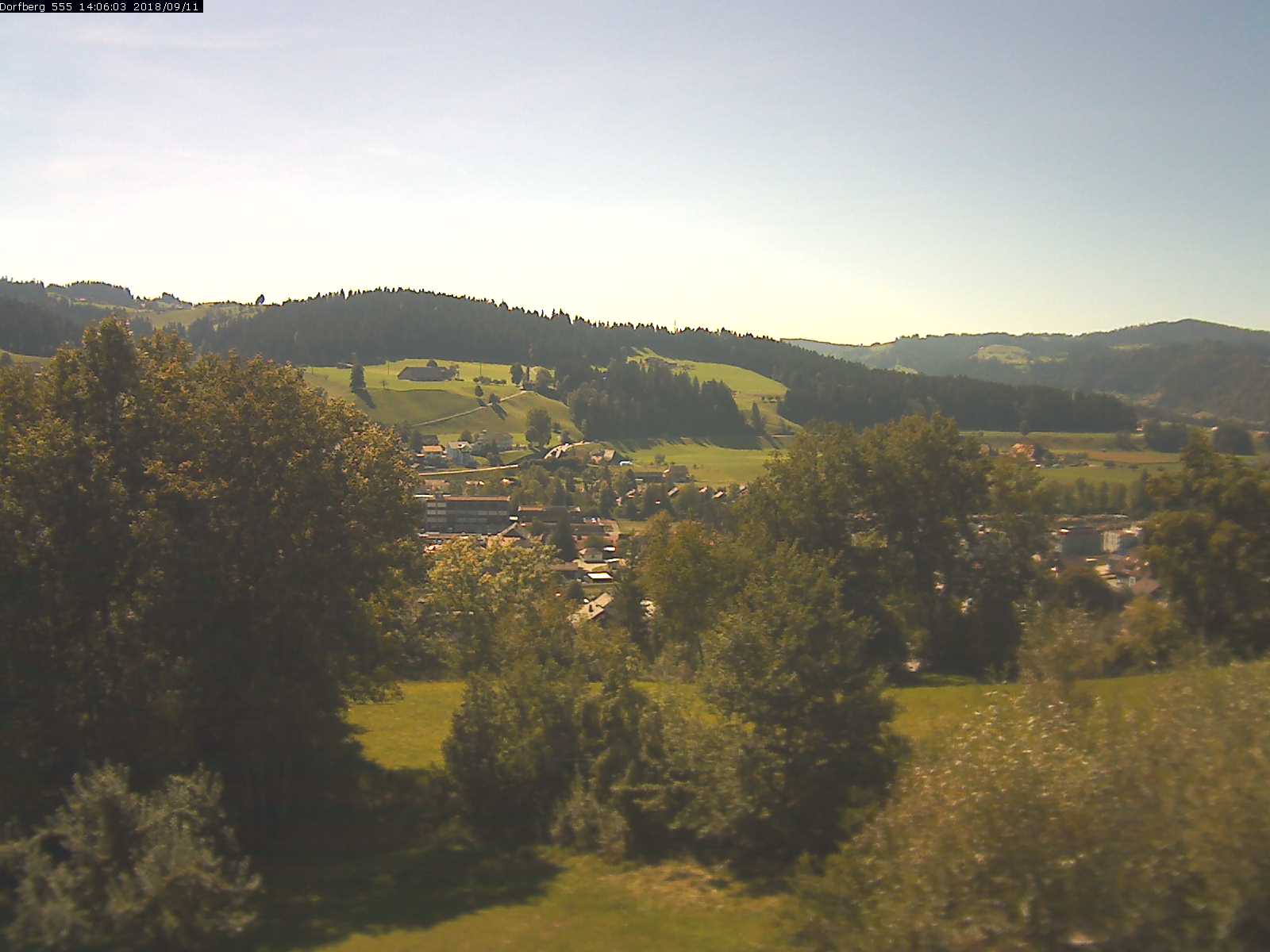 Webcam-Bild: Aussicht vom Dorfberg in Langnau 20180911-140601
