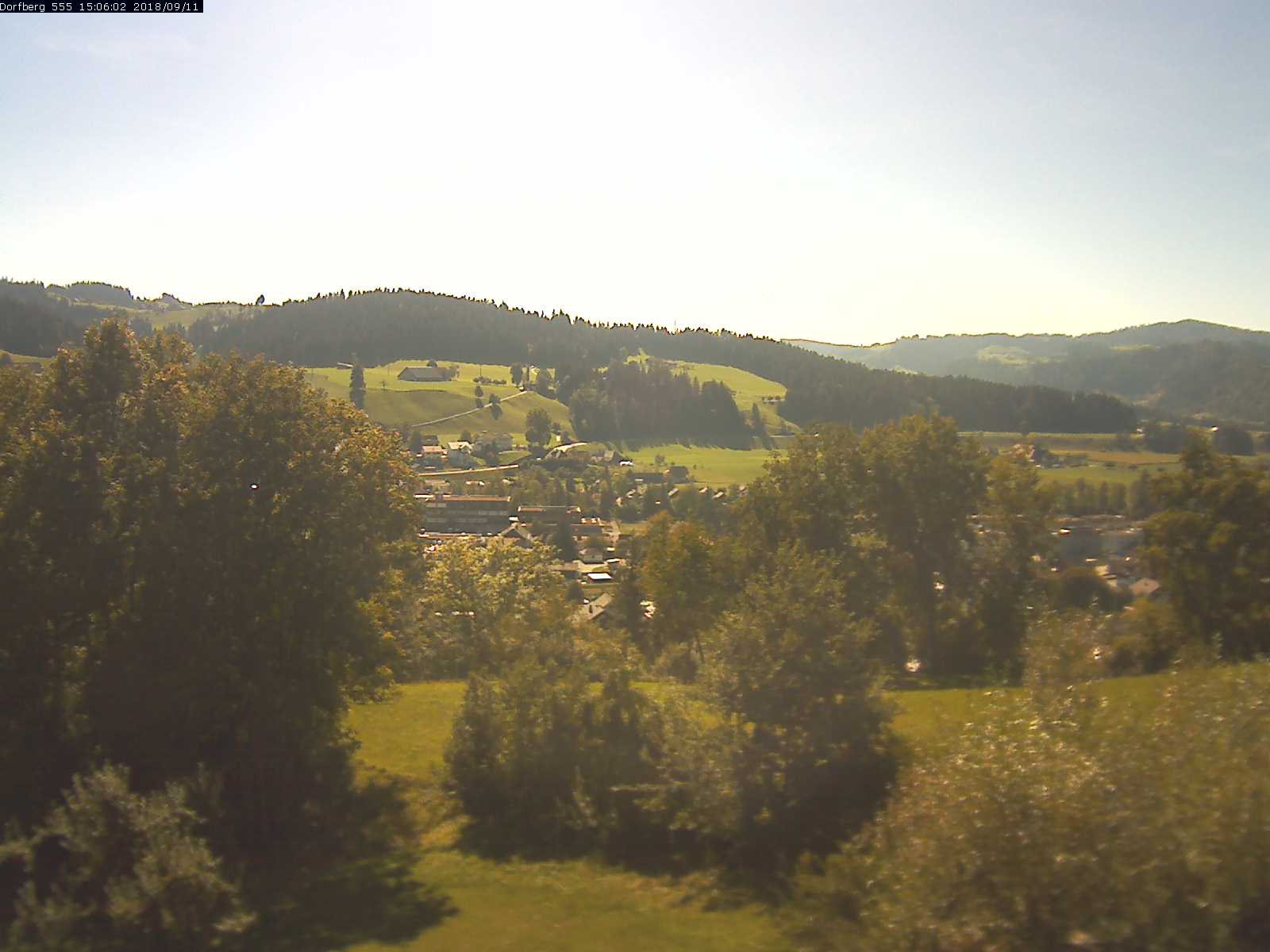 Webcam-Bild: Aussicht vom Dorfberg in Langnau 20180911-150601