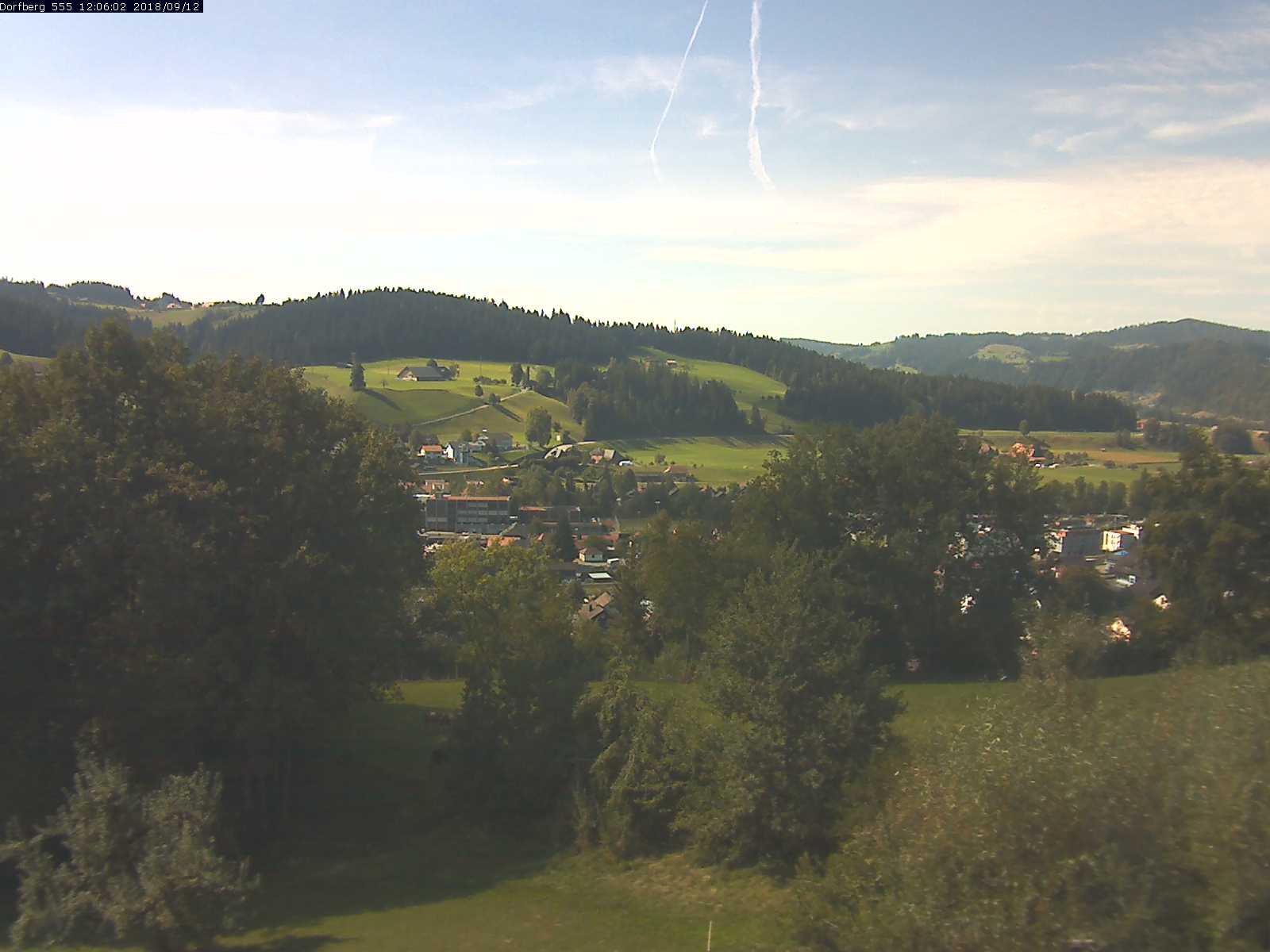 Webcam-Bild: Aussicht vom Dorfberg in Langnau 20180912-120601
