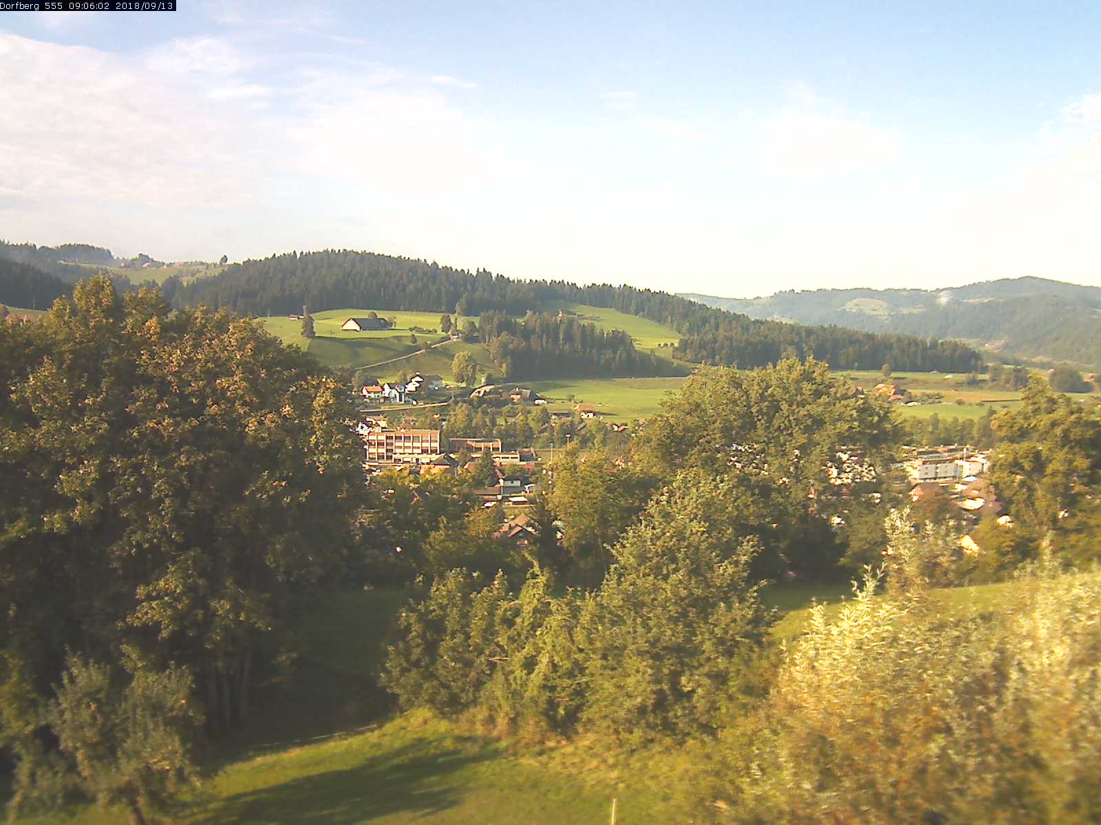 Webcam-Bild: Aussicht vom Dorfberg in Langnau 20180913-090601