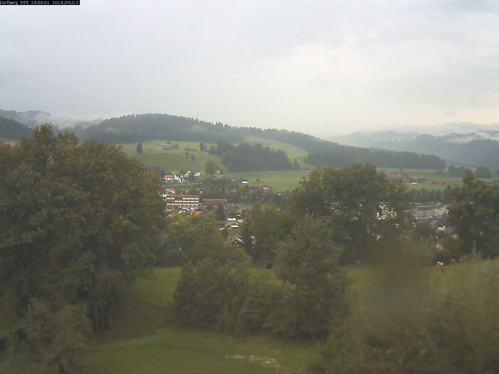 Webcam-Bild: Aussicht vom Dorfberg in Langnau 20180913-190601