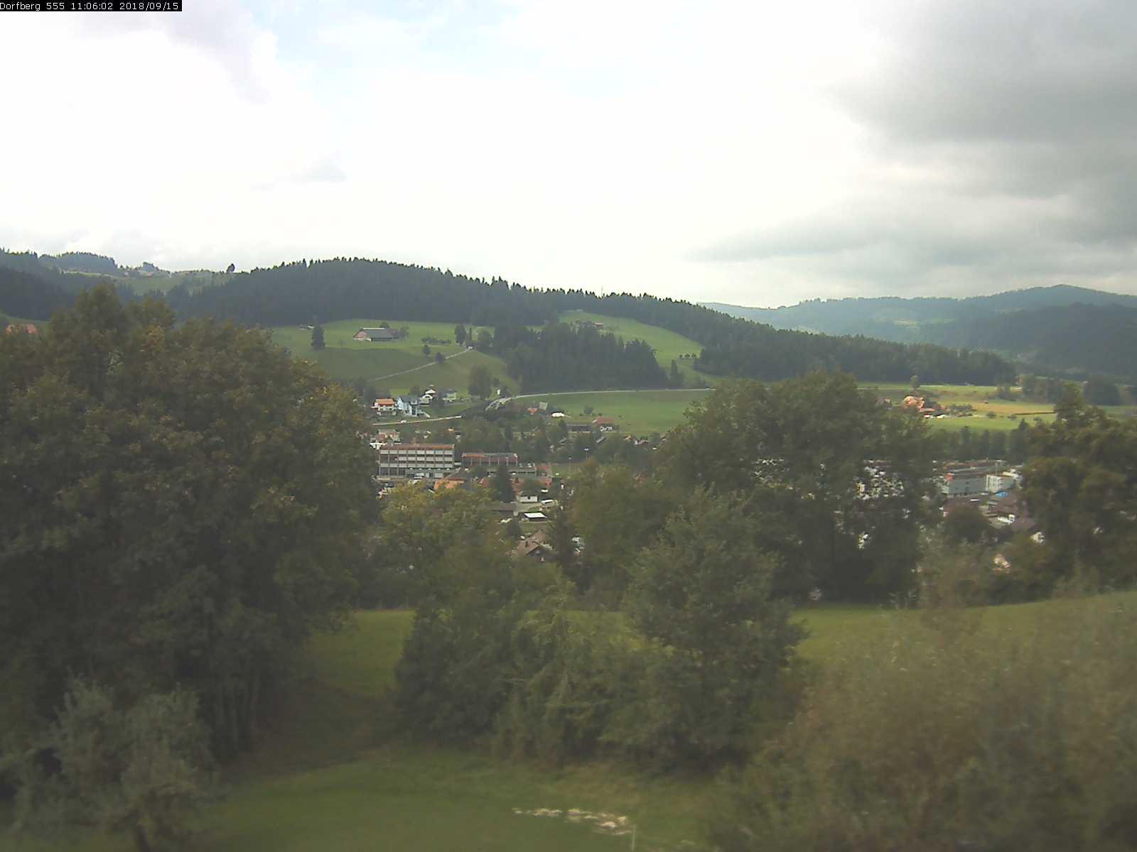 Webcam-Bild: Aussicht vom Dorfberg in Langnau 20180915-110601