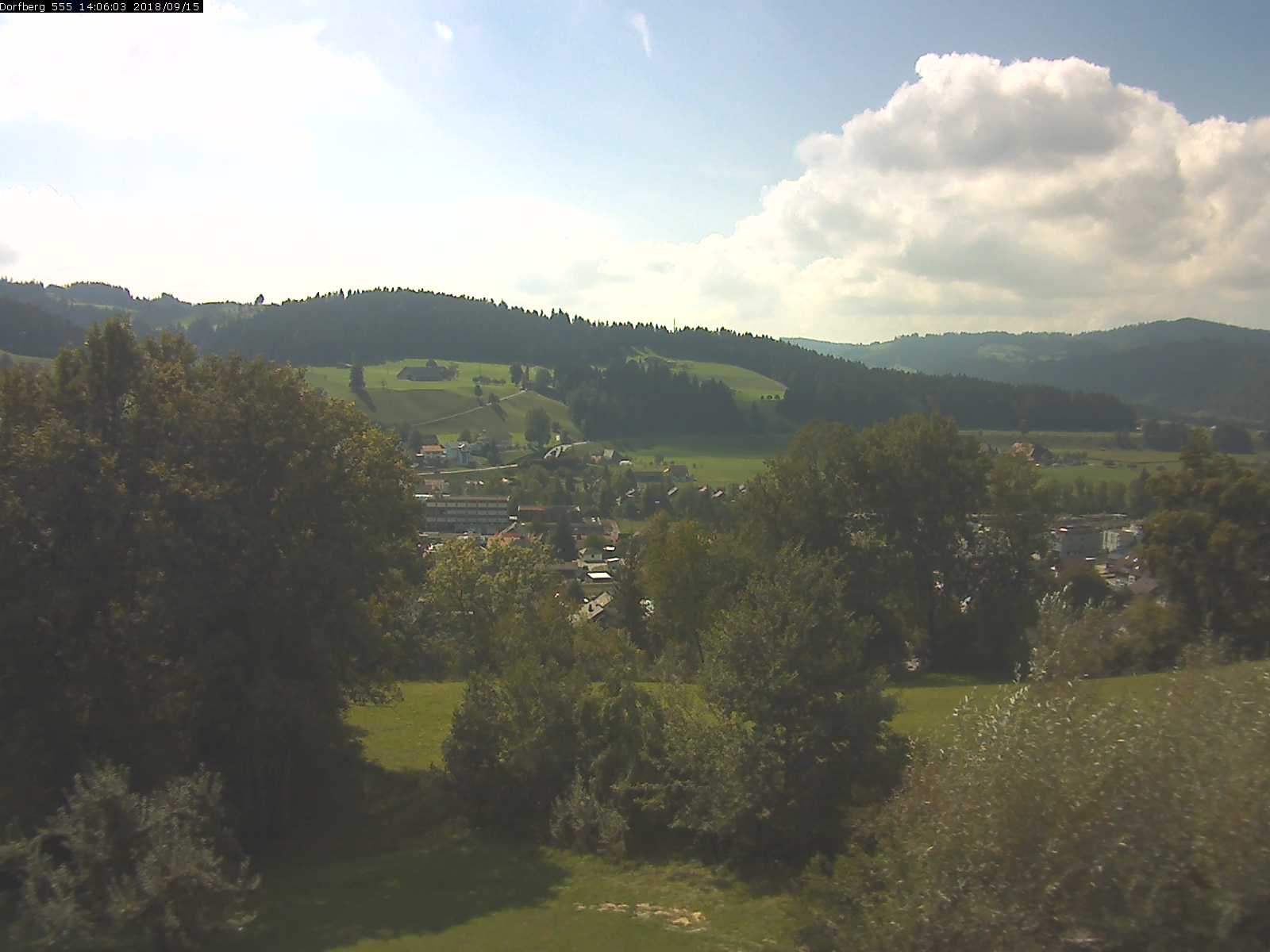 Webcam-Bild: Aussicht vom Dorfberg in Langnau 20180915-140602