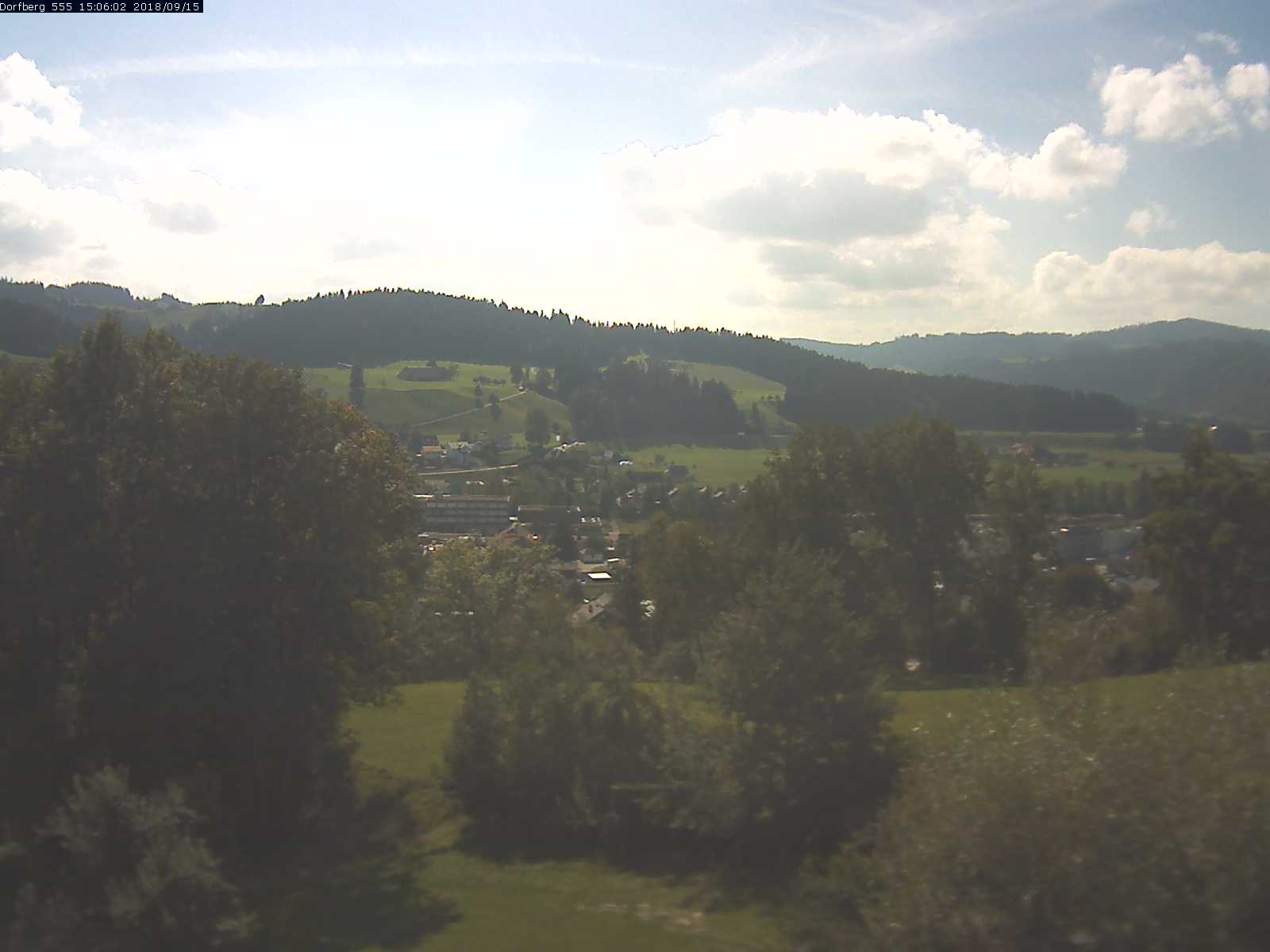 Webcam-Bild: Aussicht vom Dorfberg in Langnau 20180915-150601