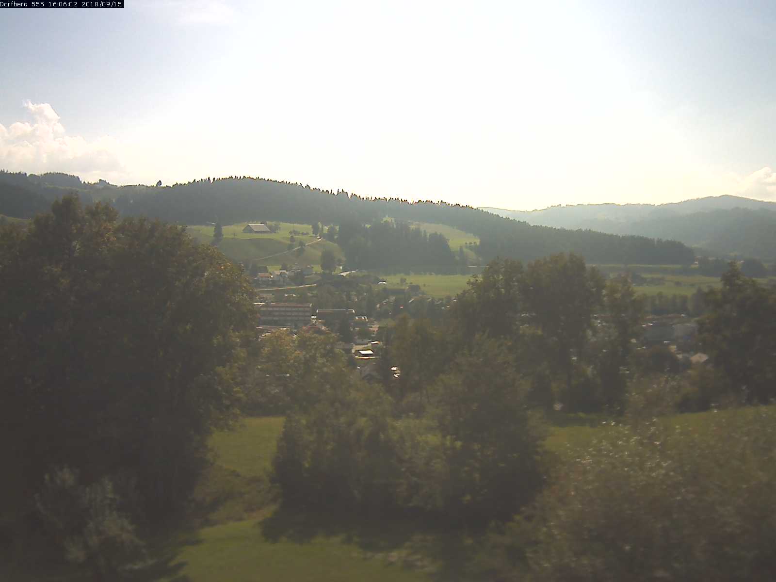 Webcam-Bild: Aussicht vom Dorfberg in Langnau 20180915-160601