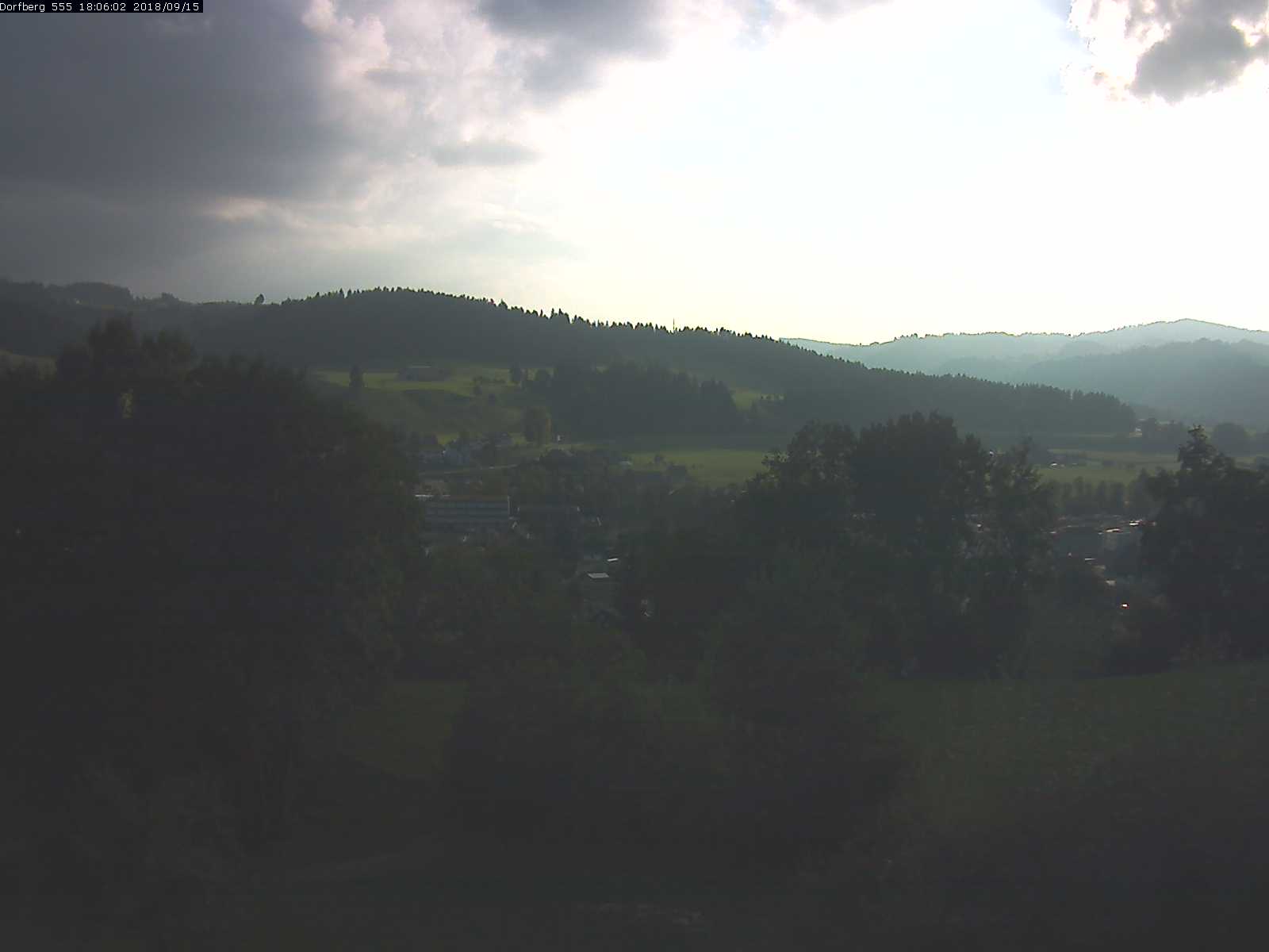 Webcam-Bild: Aussicht vom Dorfberg in Langnau 20180915-180601